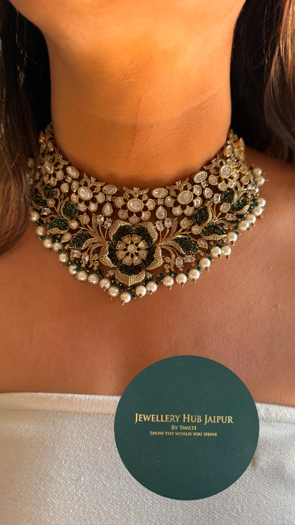 Emerald floral takkar work designer collar necklace