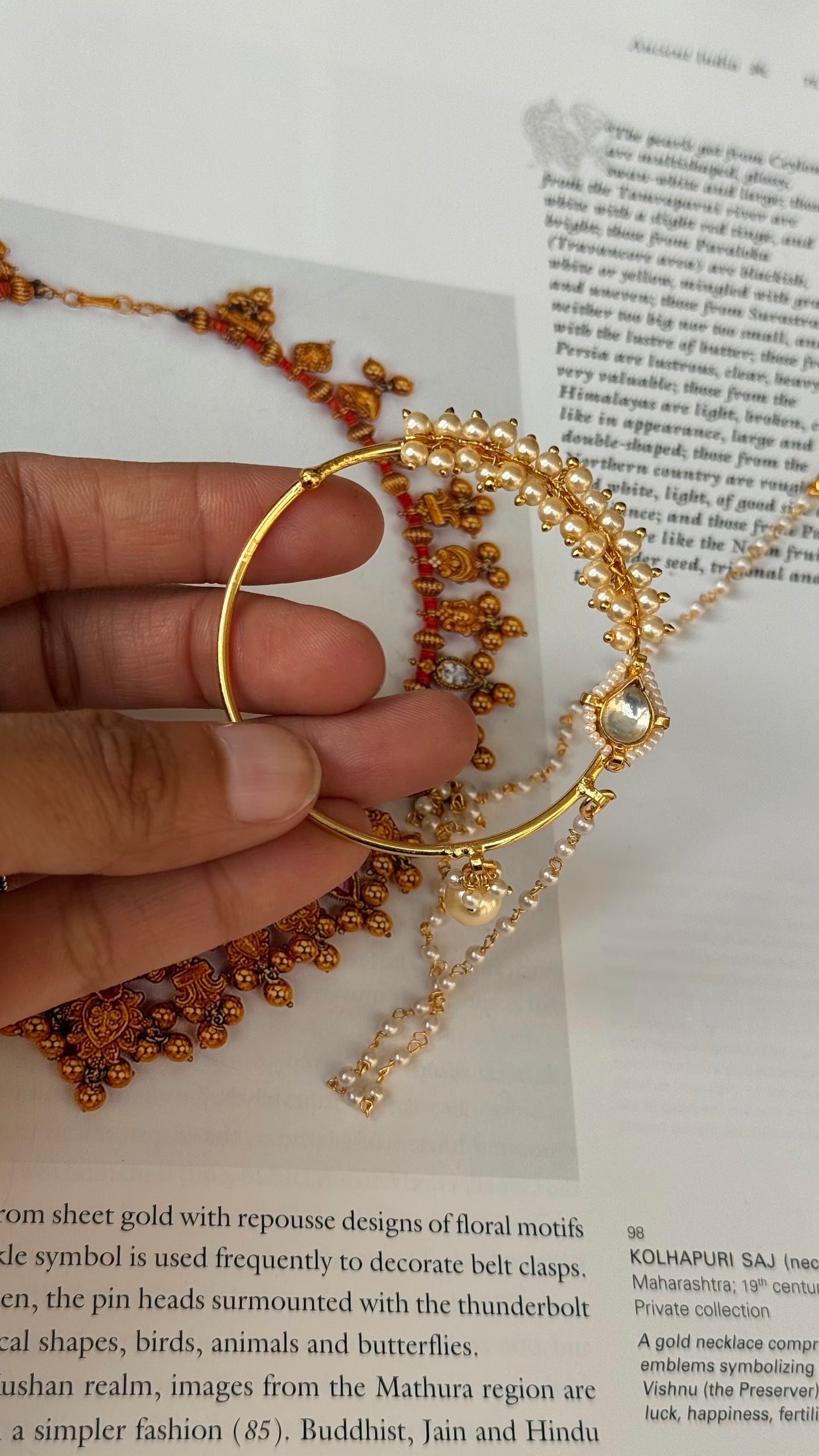 heritage pearl & gold Nath