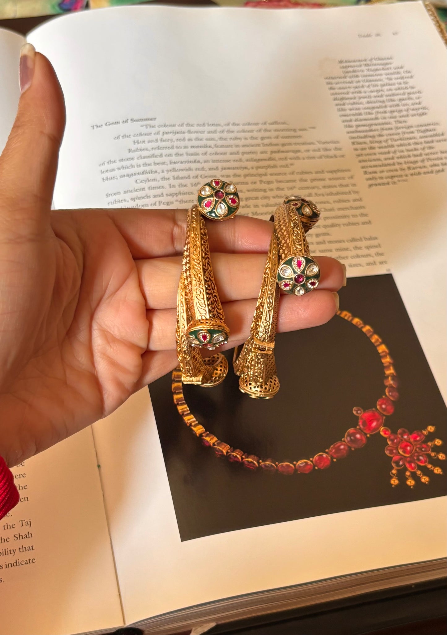 Polki floral emerald & ruby bangle