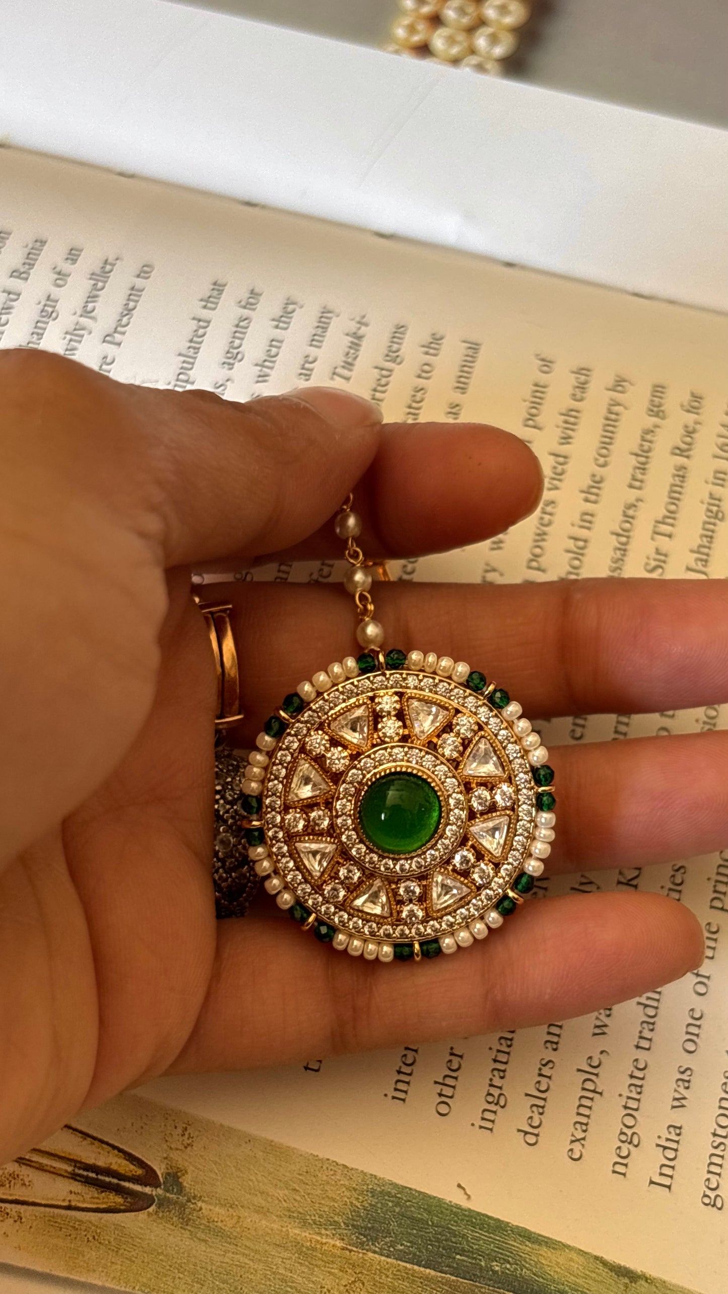 Emerald pearl Borla