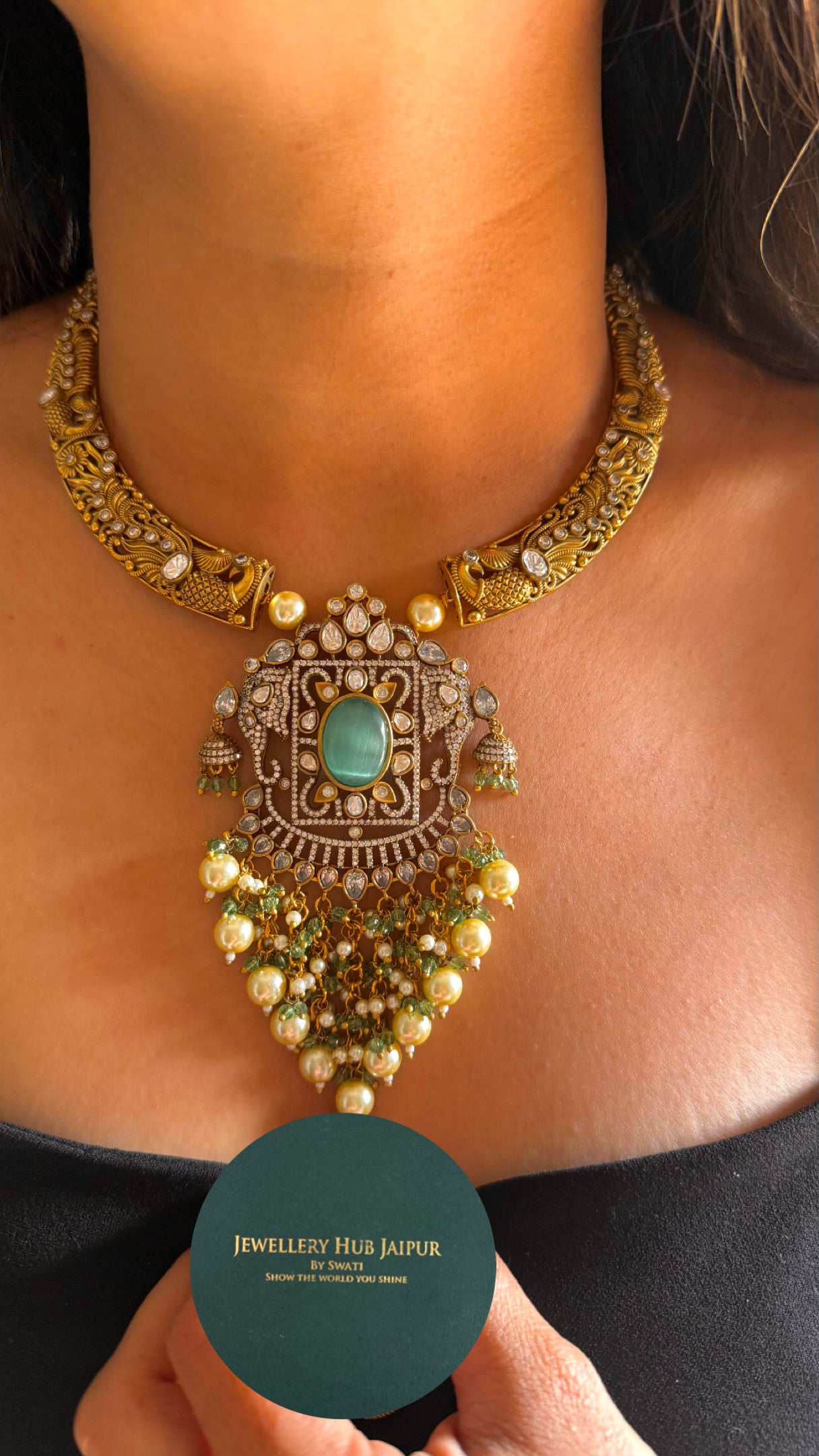 Mint hasli with pearl detailing