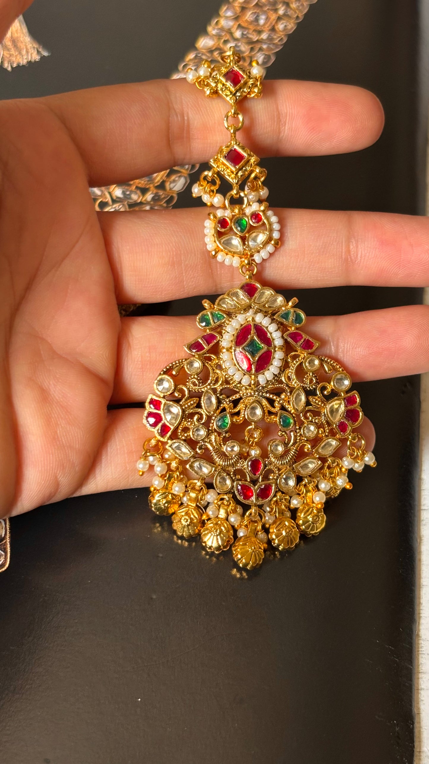 Paachi Kundan with gungroo drops Maangtika