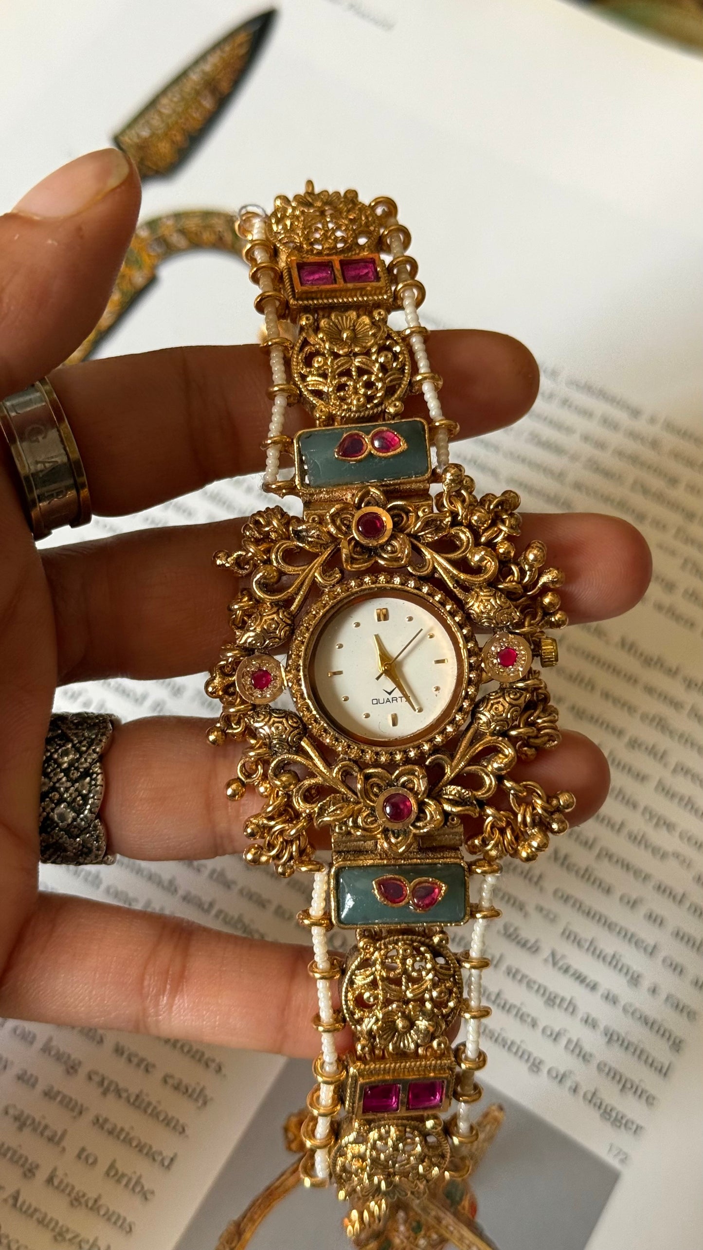 Ranisa inspired vintage mint inlay white dial watch