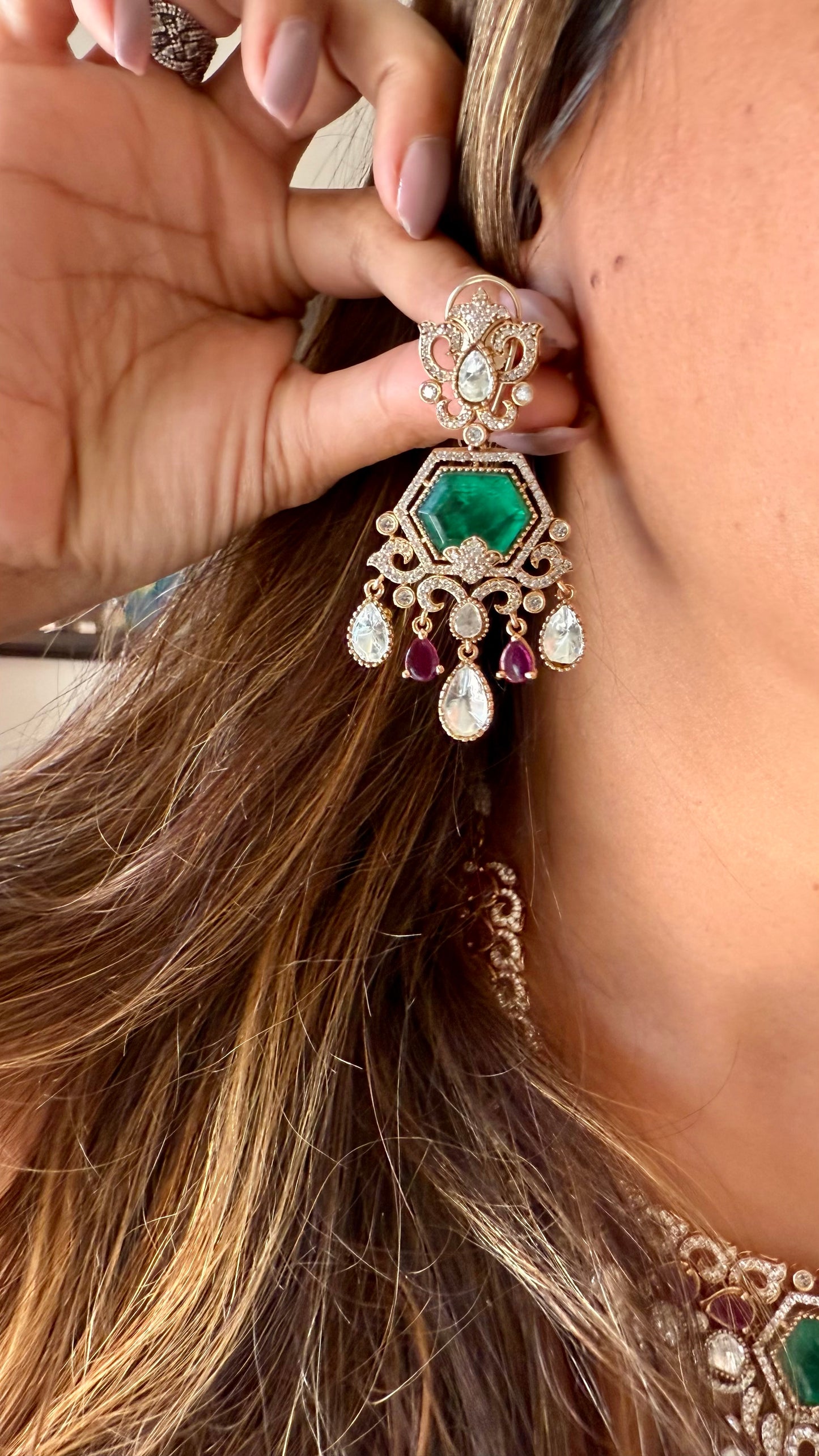 Emerald doublet ruby moissanite polki collar necklace
