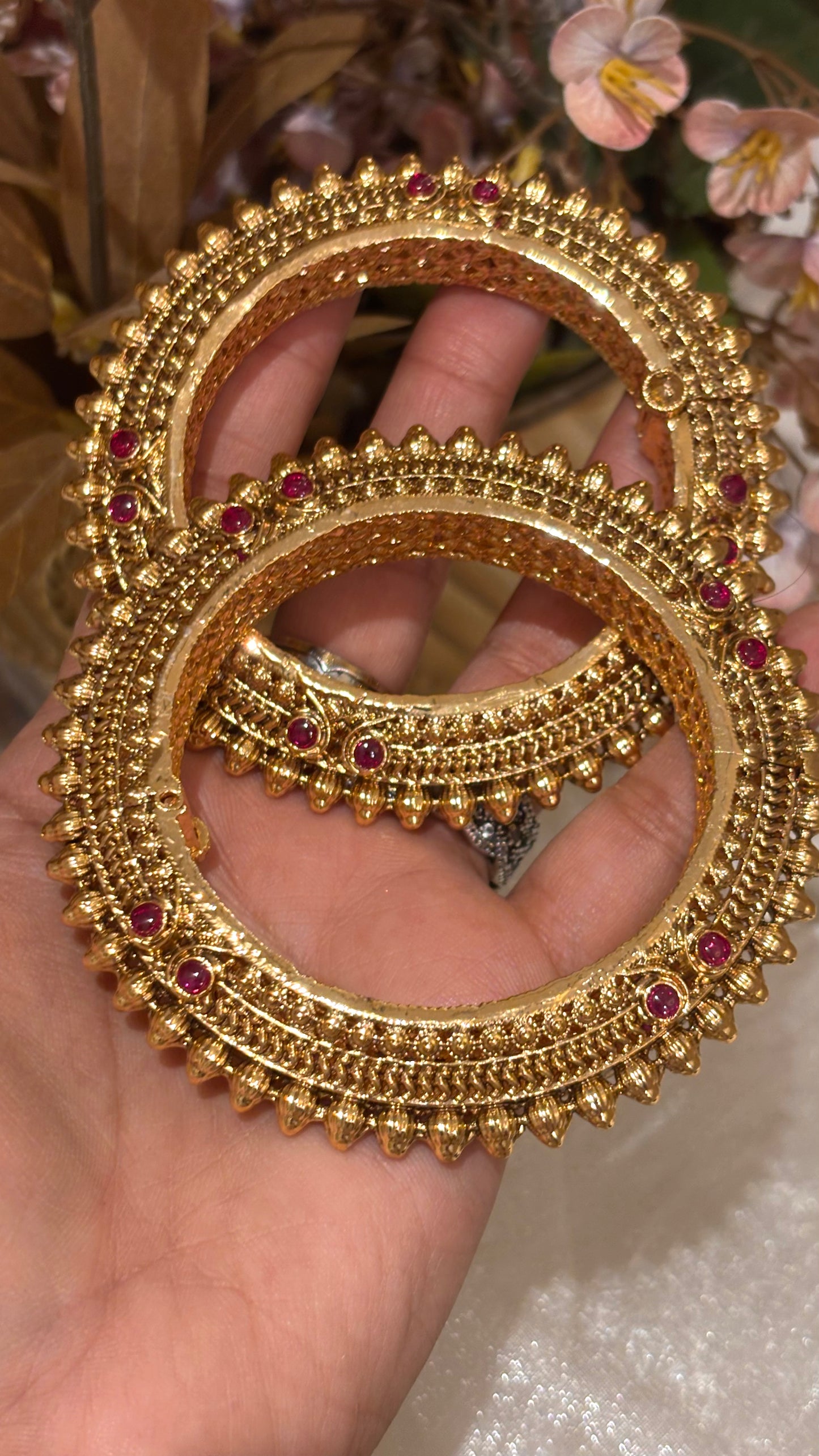 Ruby embedded rajwadi bangdi