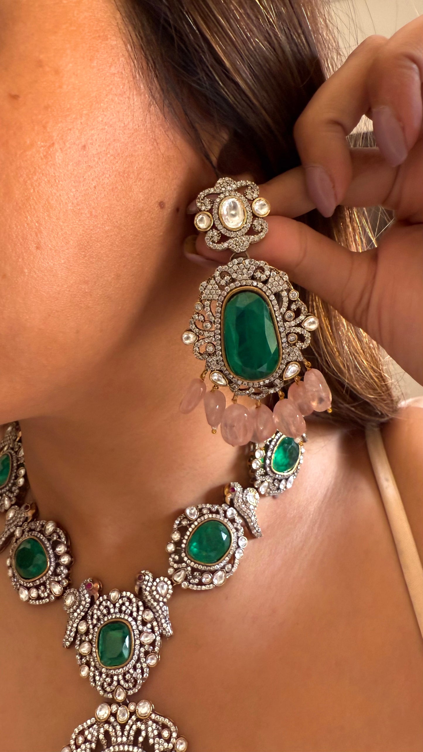 Emerald long necklace with earrings