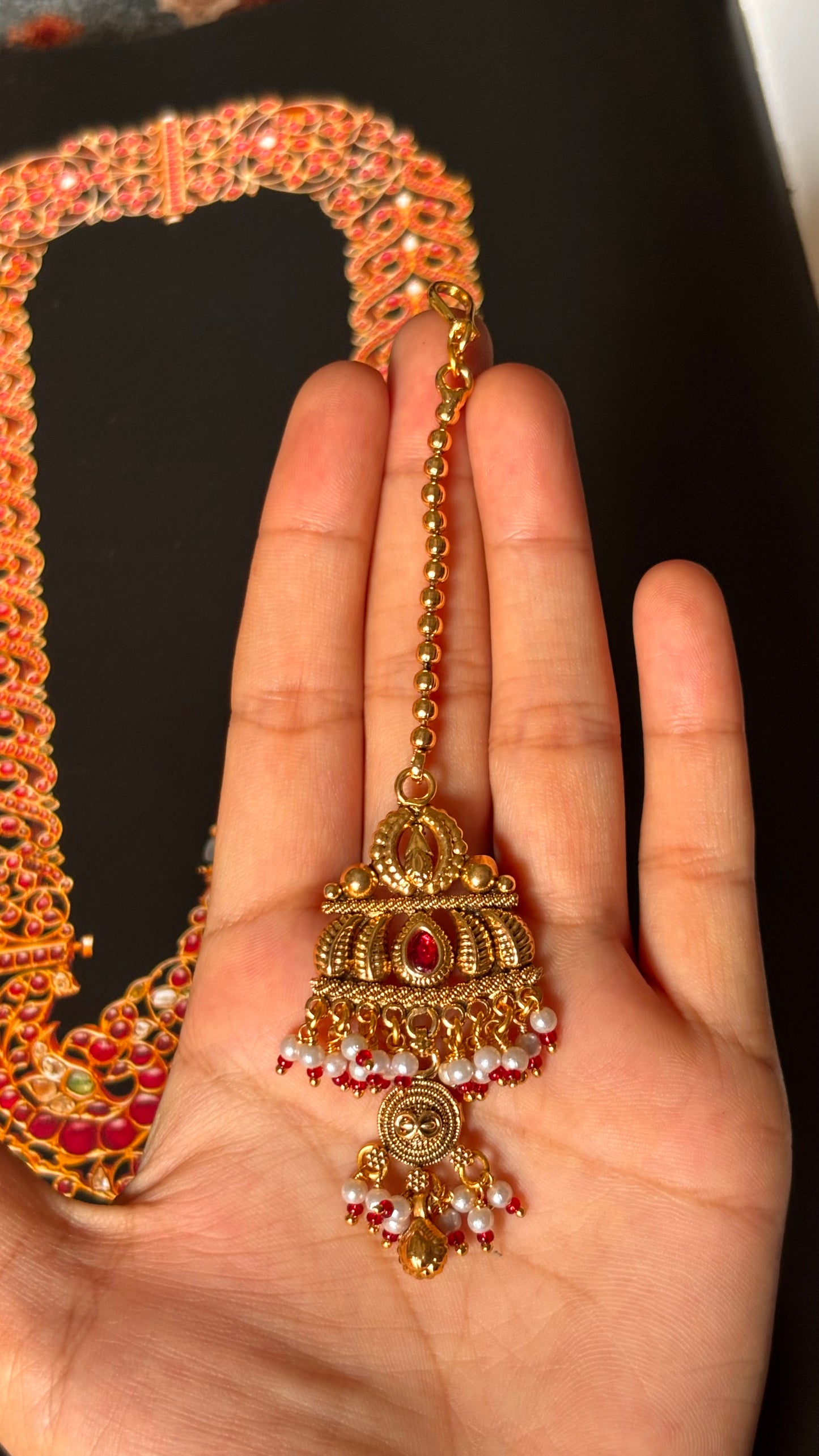 Ruby gold nakshi Maangtika
