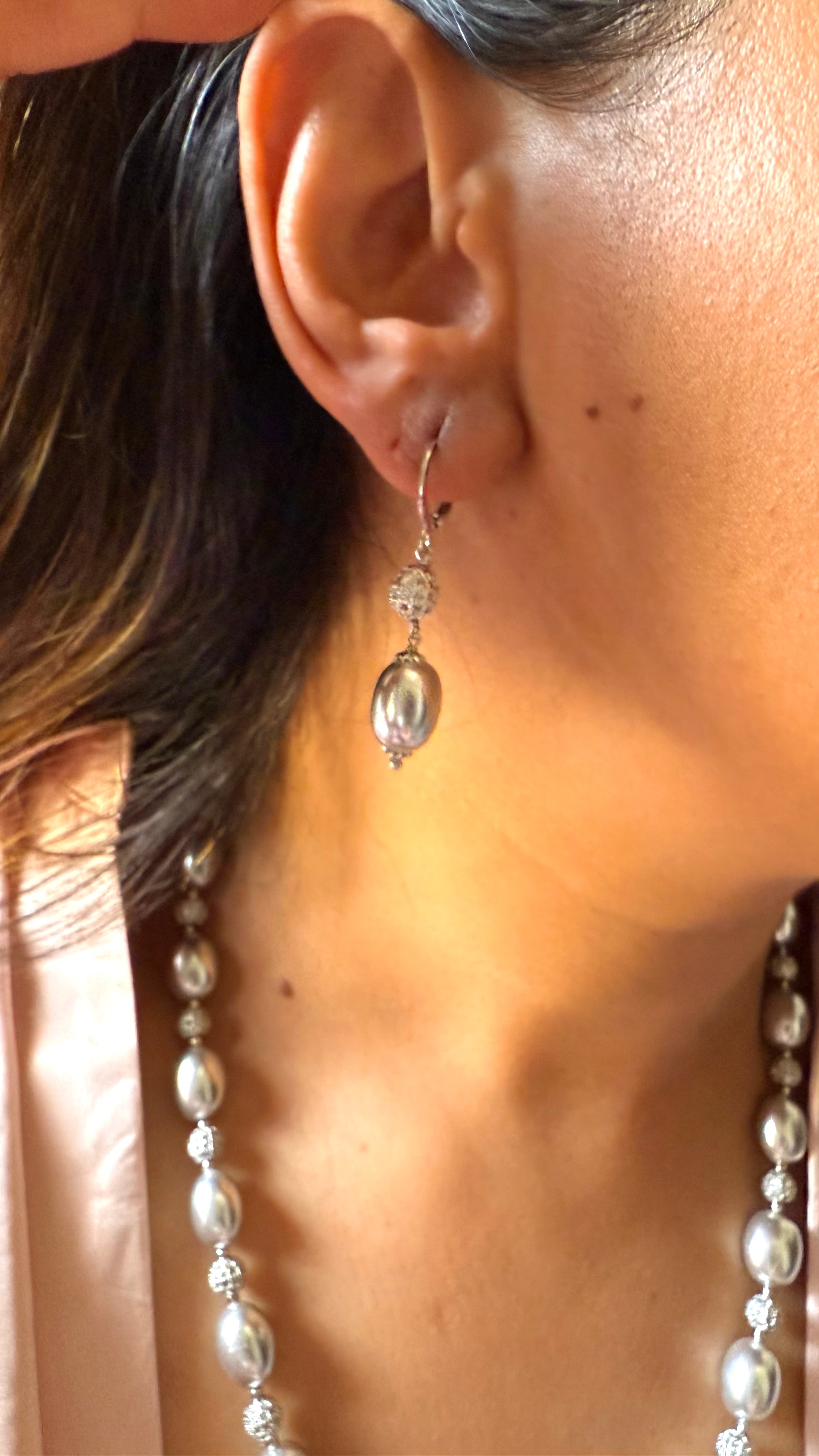 Silver pearl string