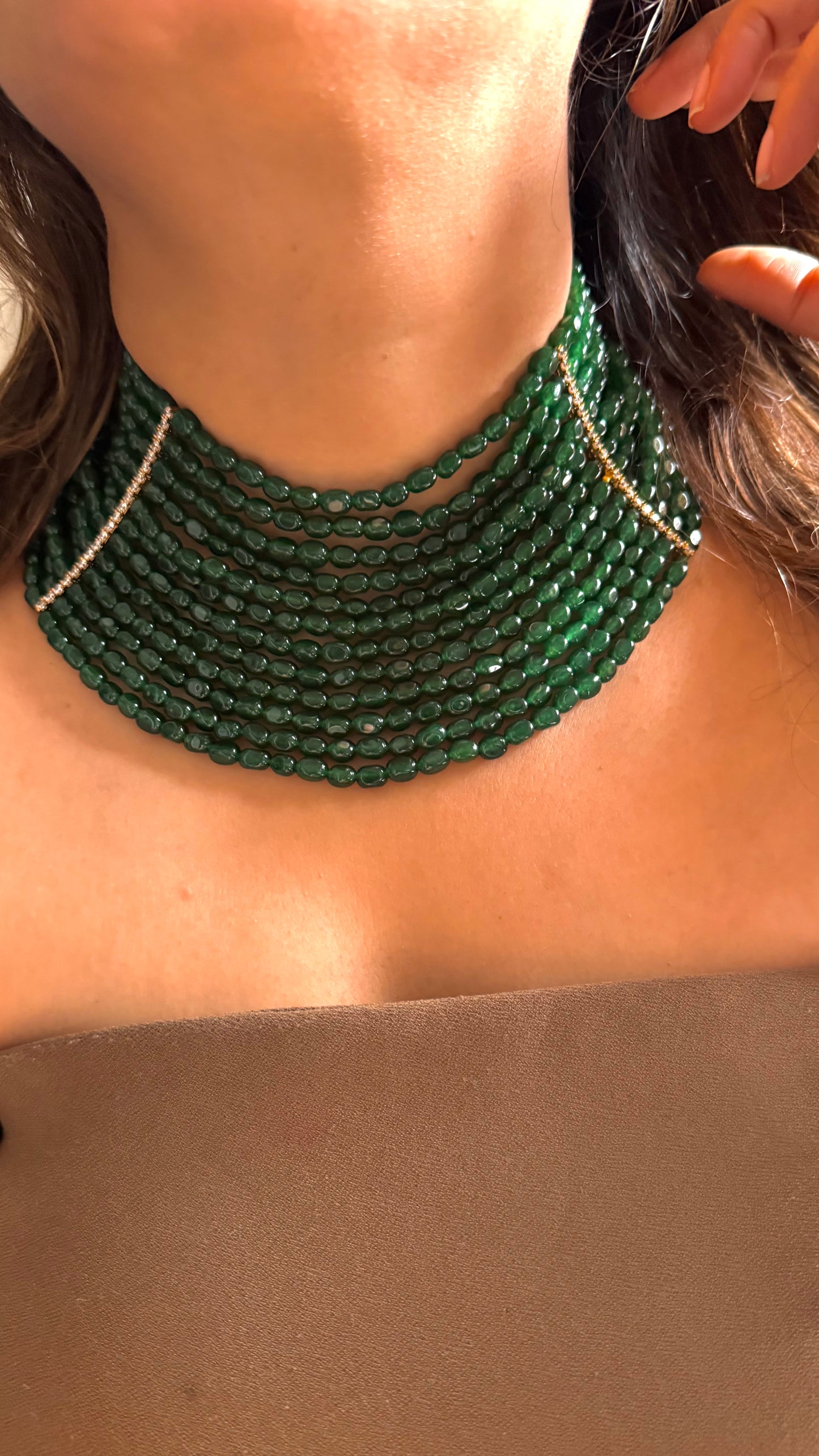 Emerald string statement choker