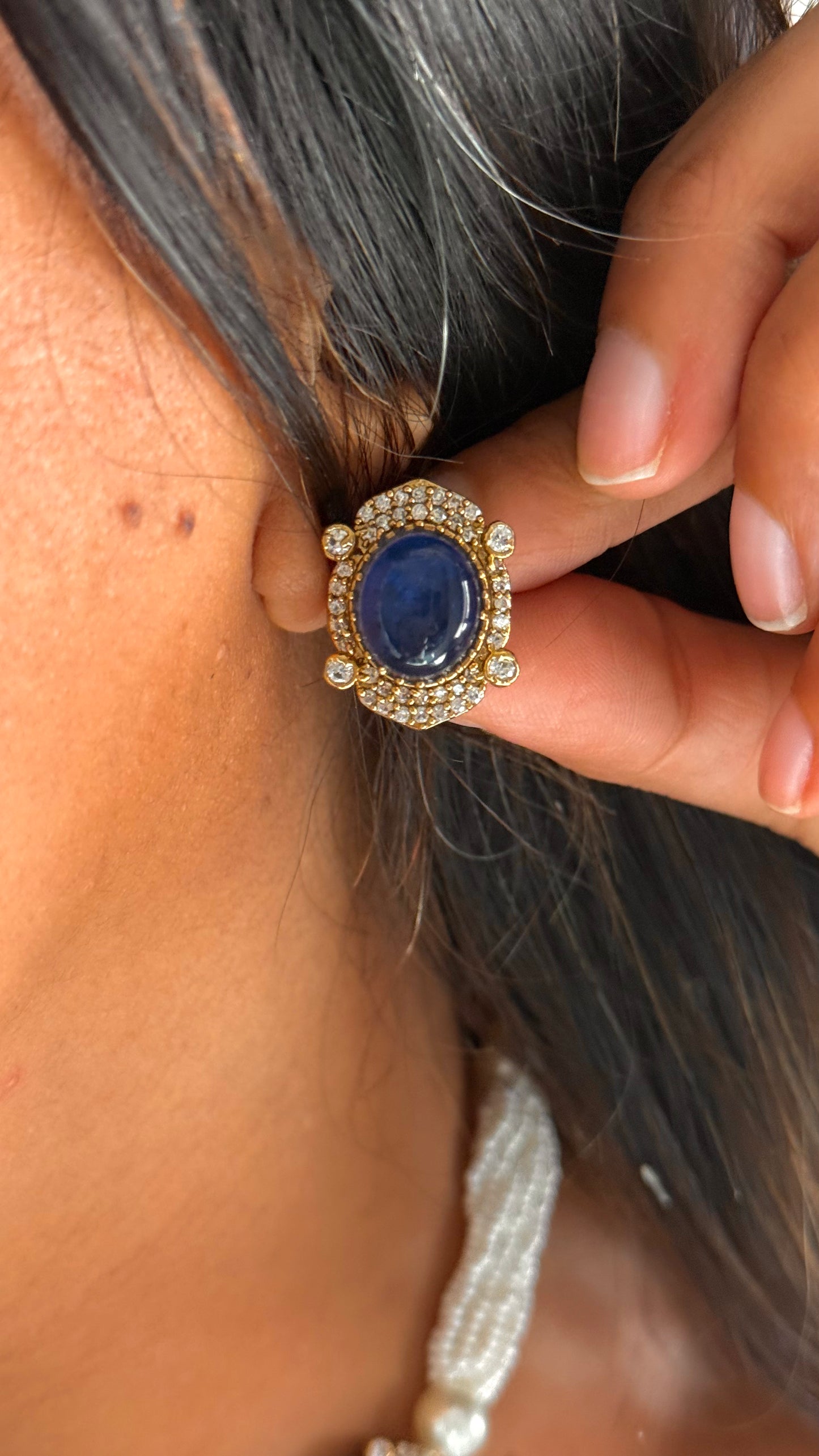 Sapphire Victorian minimalist choker