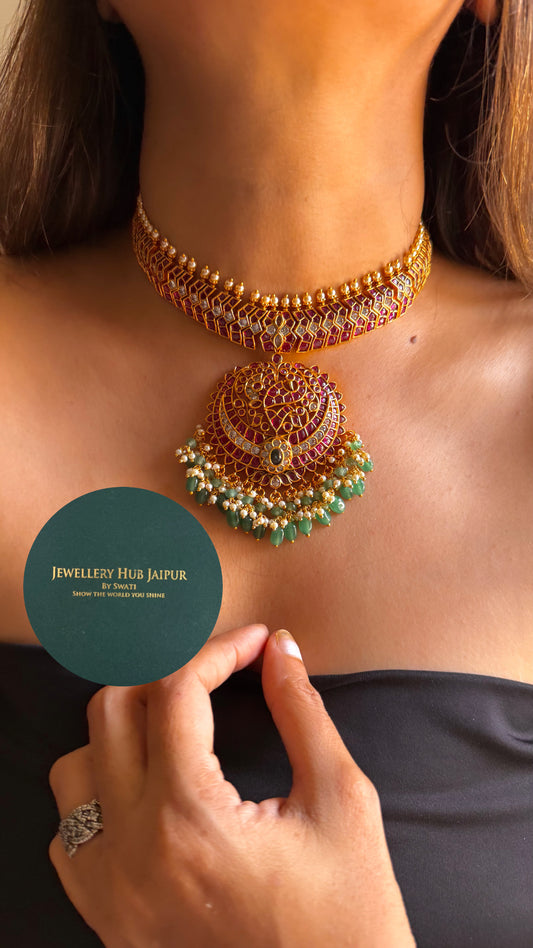 Rani pink & emerald rajwada with mint drop choker set