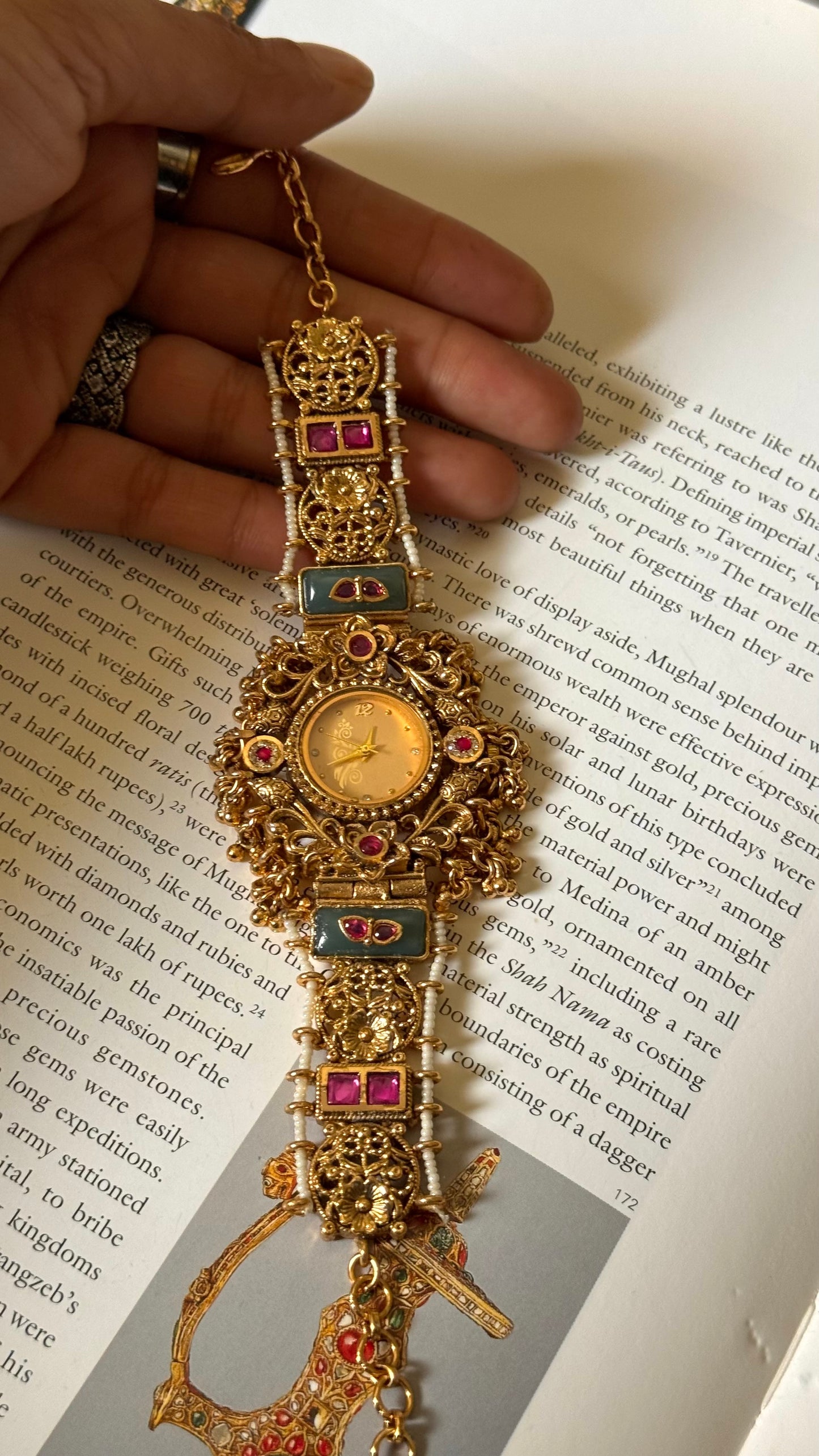 Ranisa inspired vintage rose gold dial watch