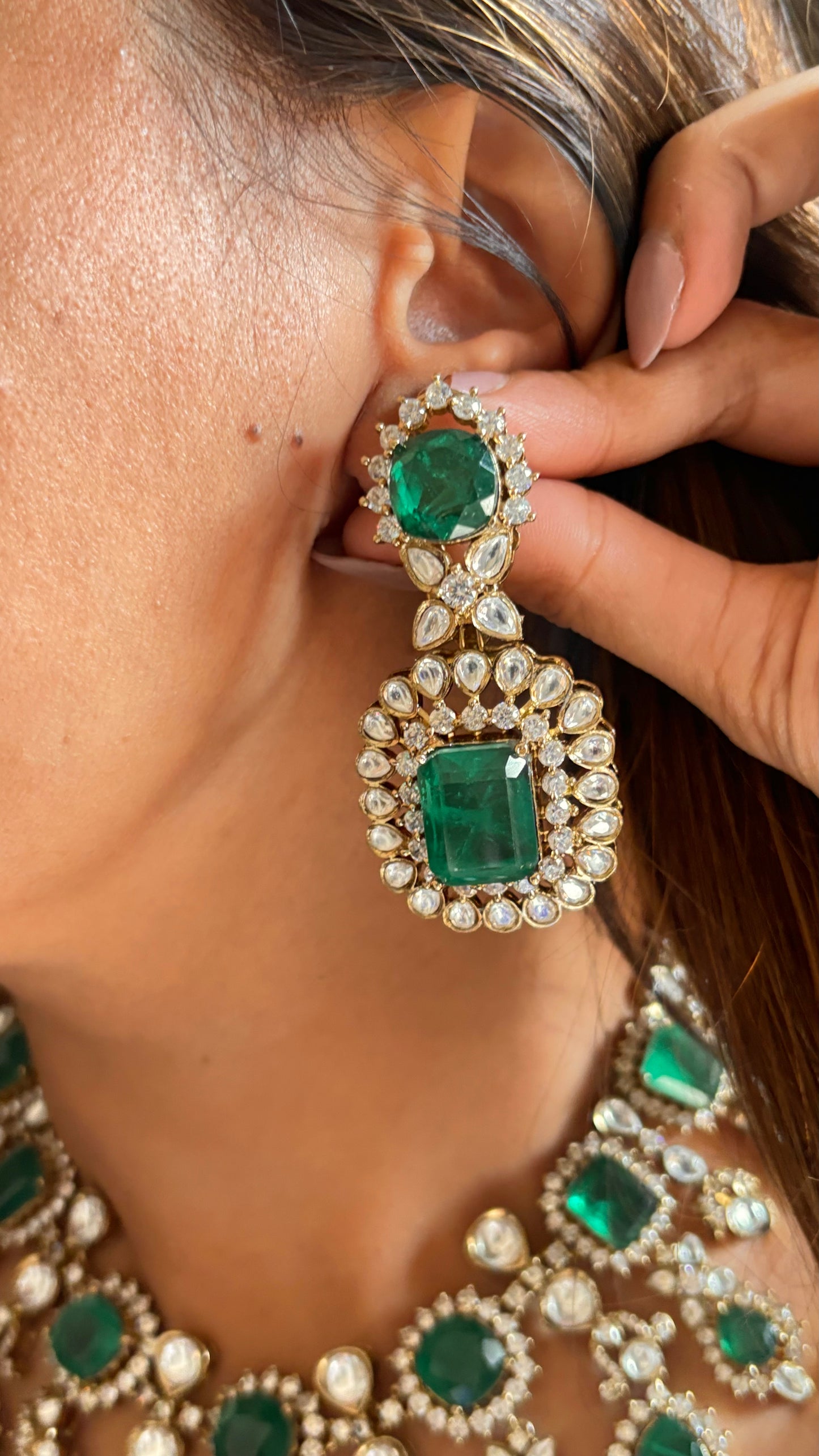 Giva Emerald doublet collar necklace