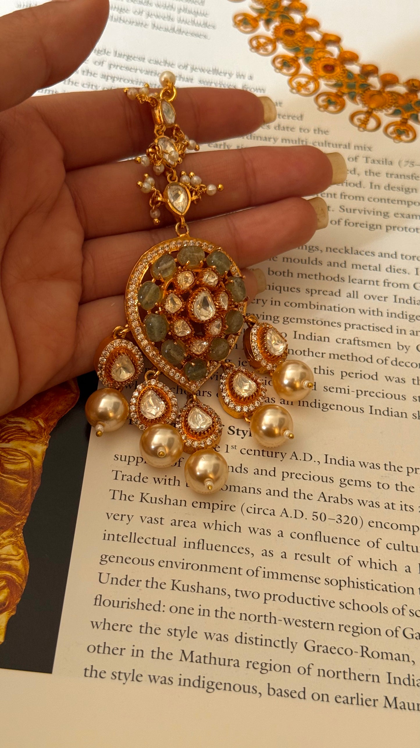 Real moissanite panna maangtika