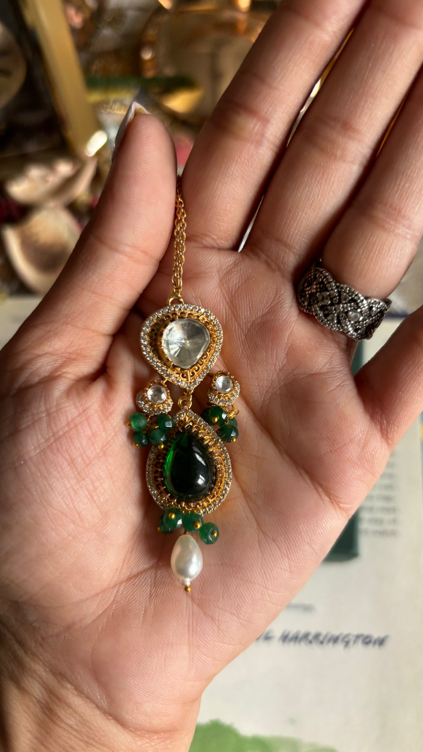 Drop shape emerald gold maangtika