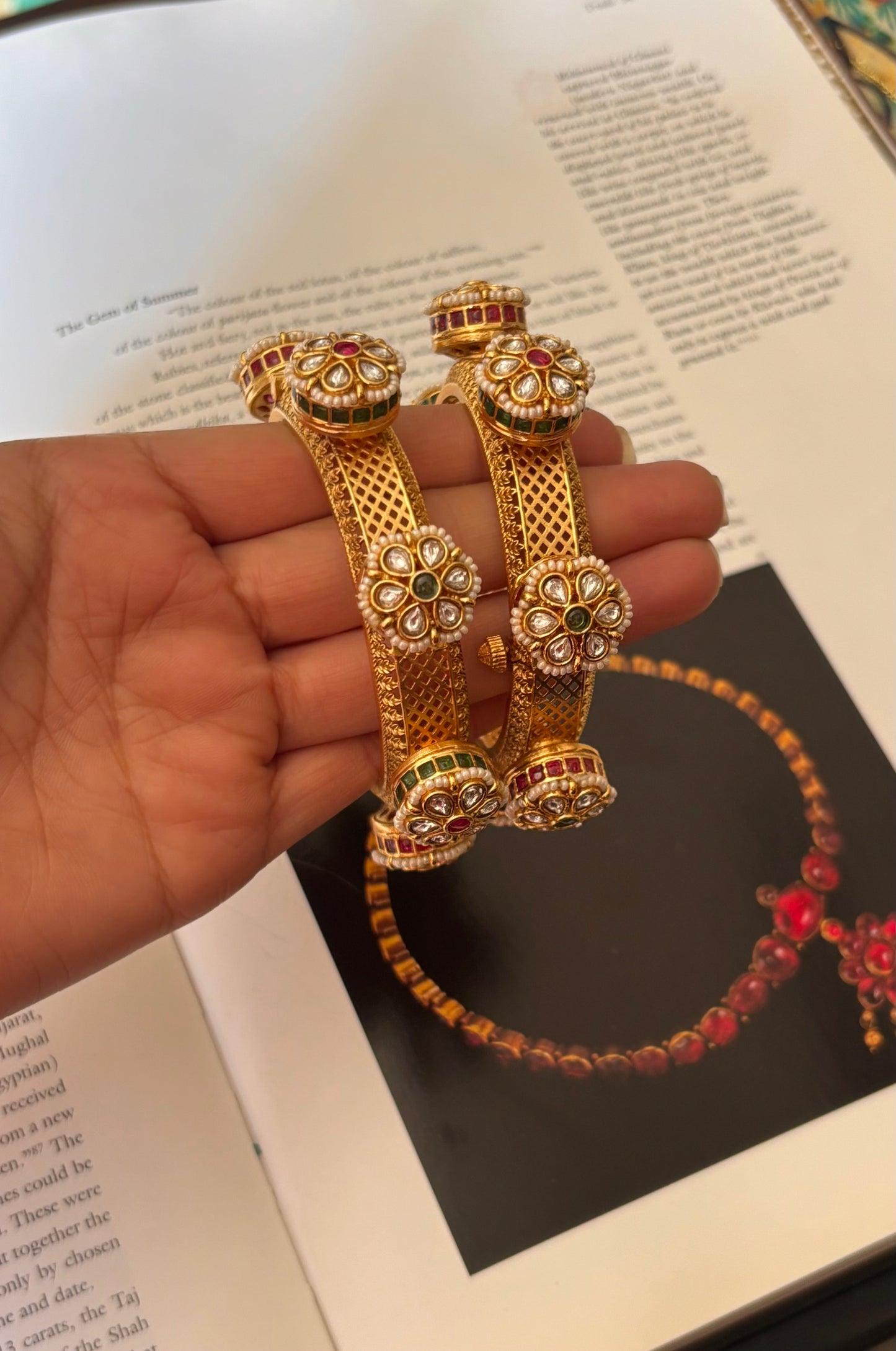 Ruby & emerald polki floral bangdi