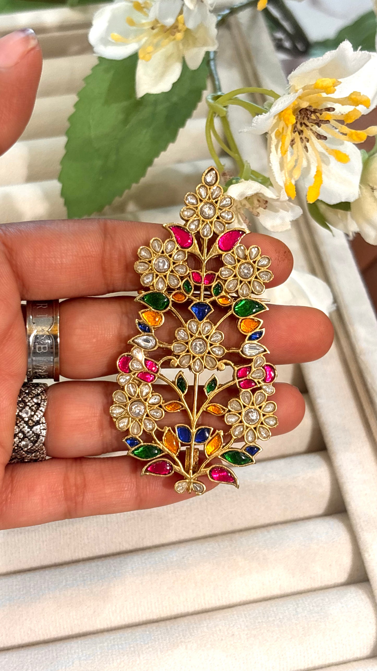 Heritage inspired 2 in 1 Brooch & Kalgi