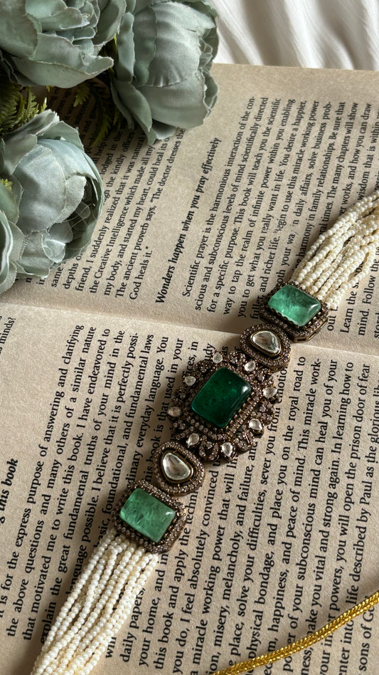 Minimalist mint and emerald choker