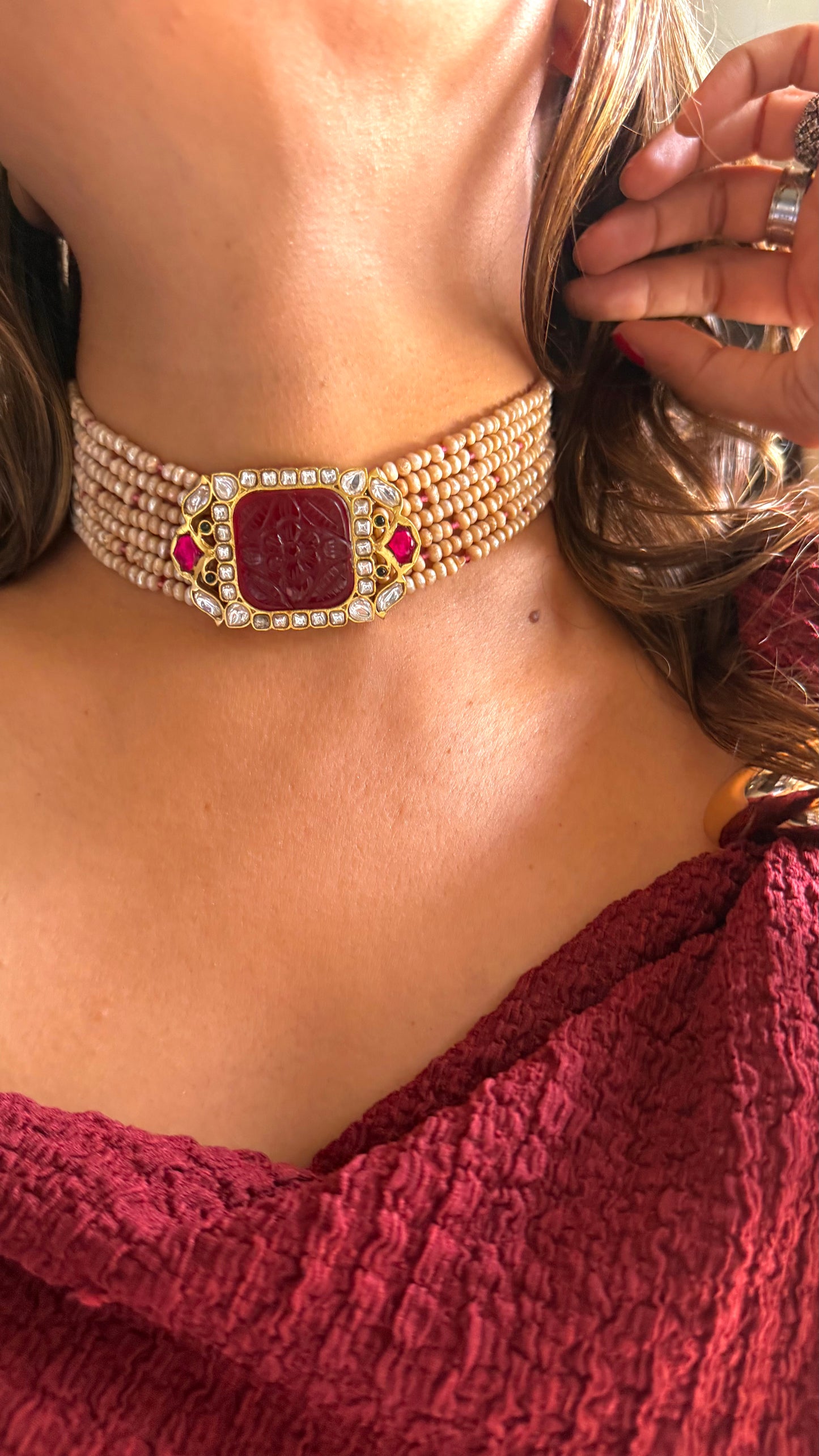 Carving stone Ruby choker necklace