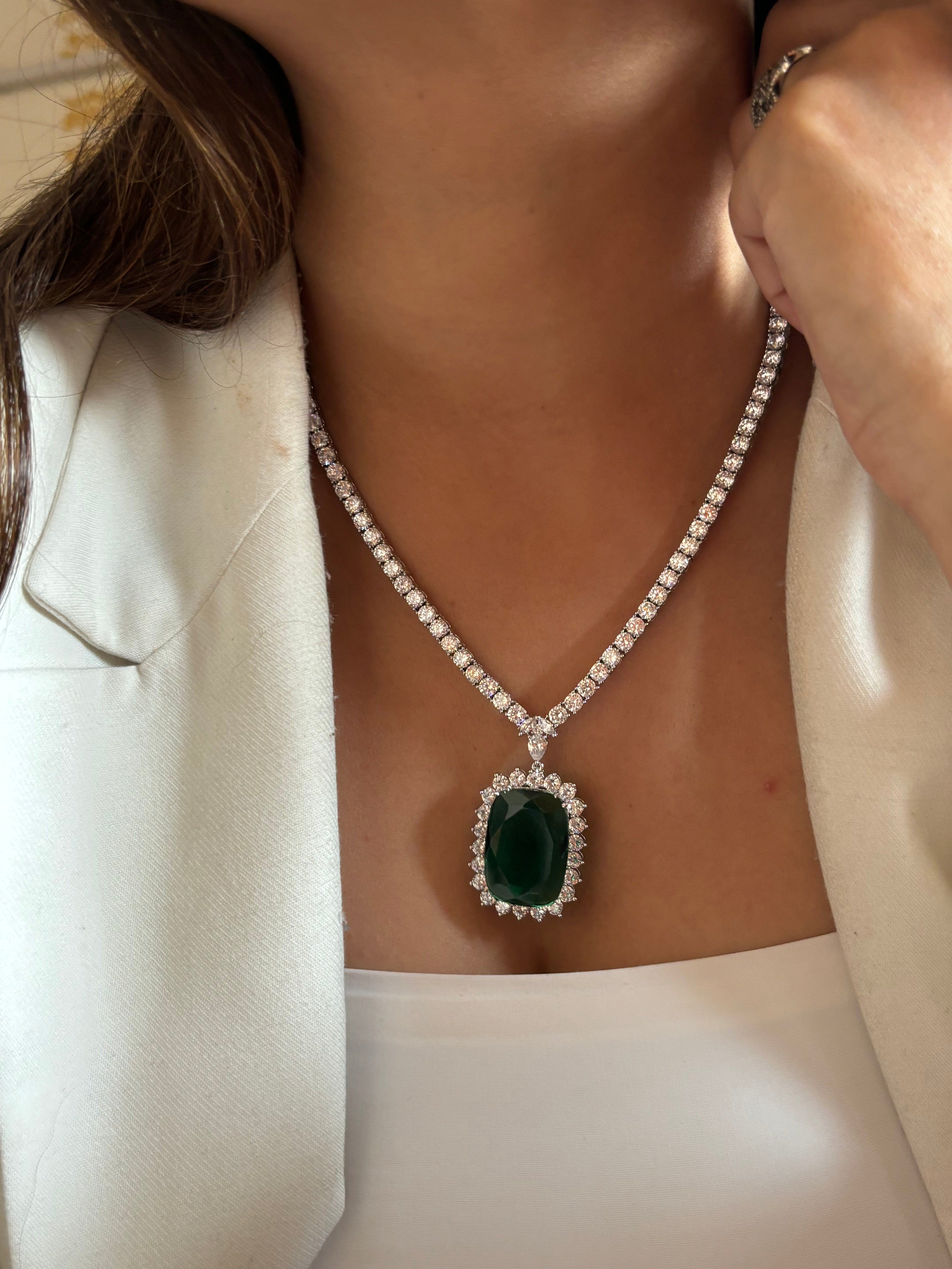 Emerald diamond necklace