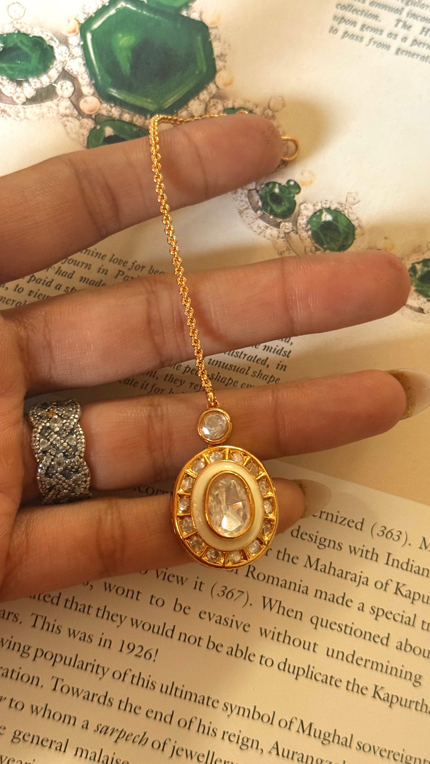 Offwhite meenakari polki maangtika