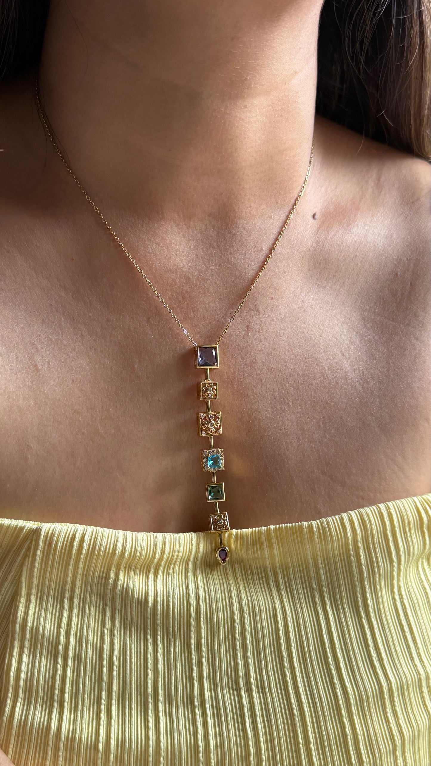 Multicoloured minimalist 9 to 5 necklace
