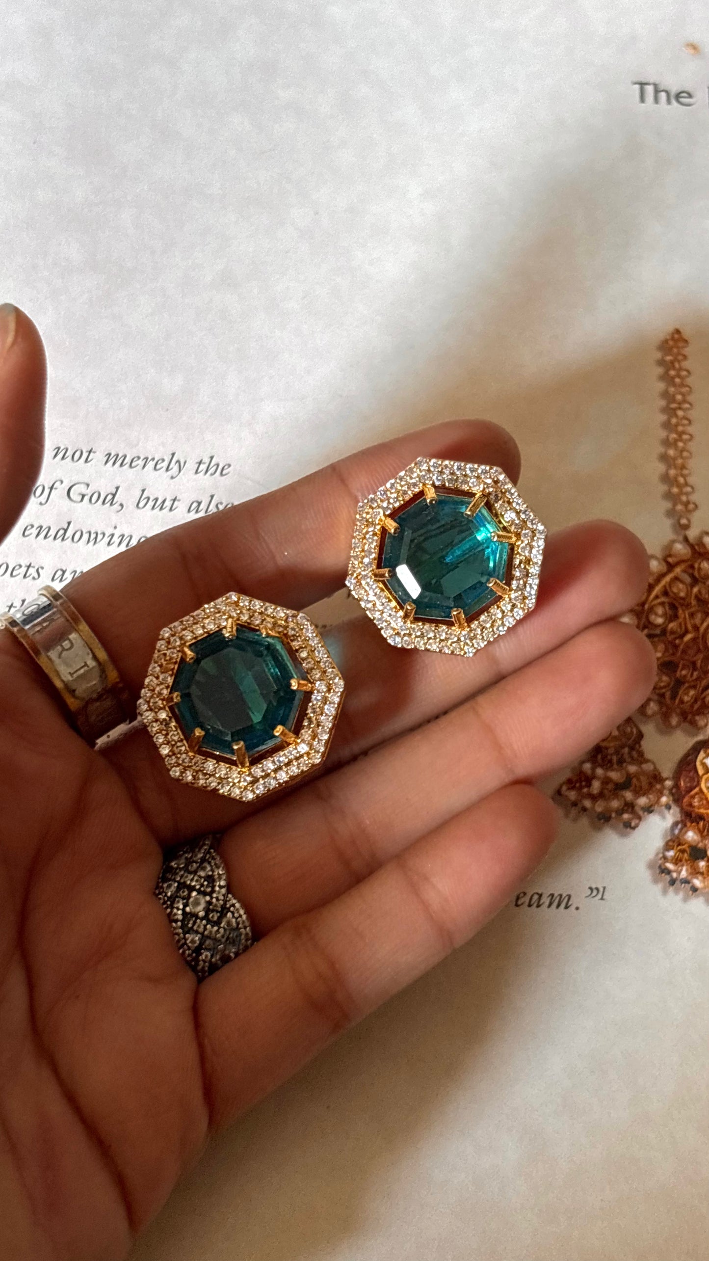 Blue doublet diamond lining sabya studs