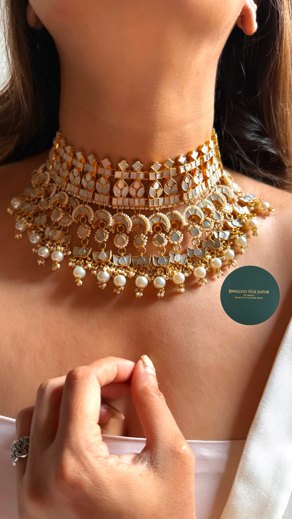 Mother of pearl lotus designed paachi with pearls choker set
