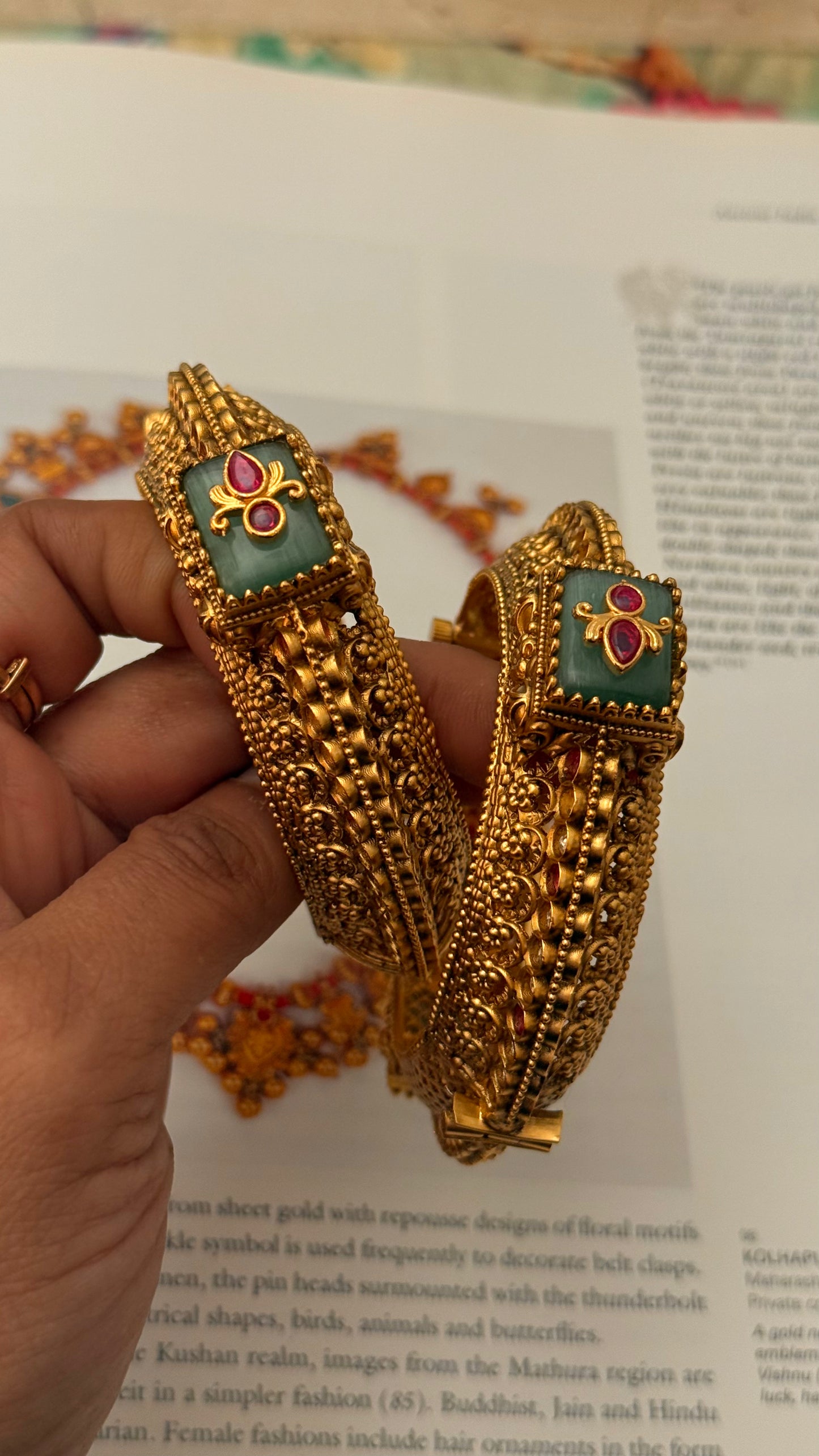 Mint inlay stone rajwadi bangles