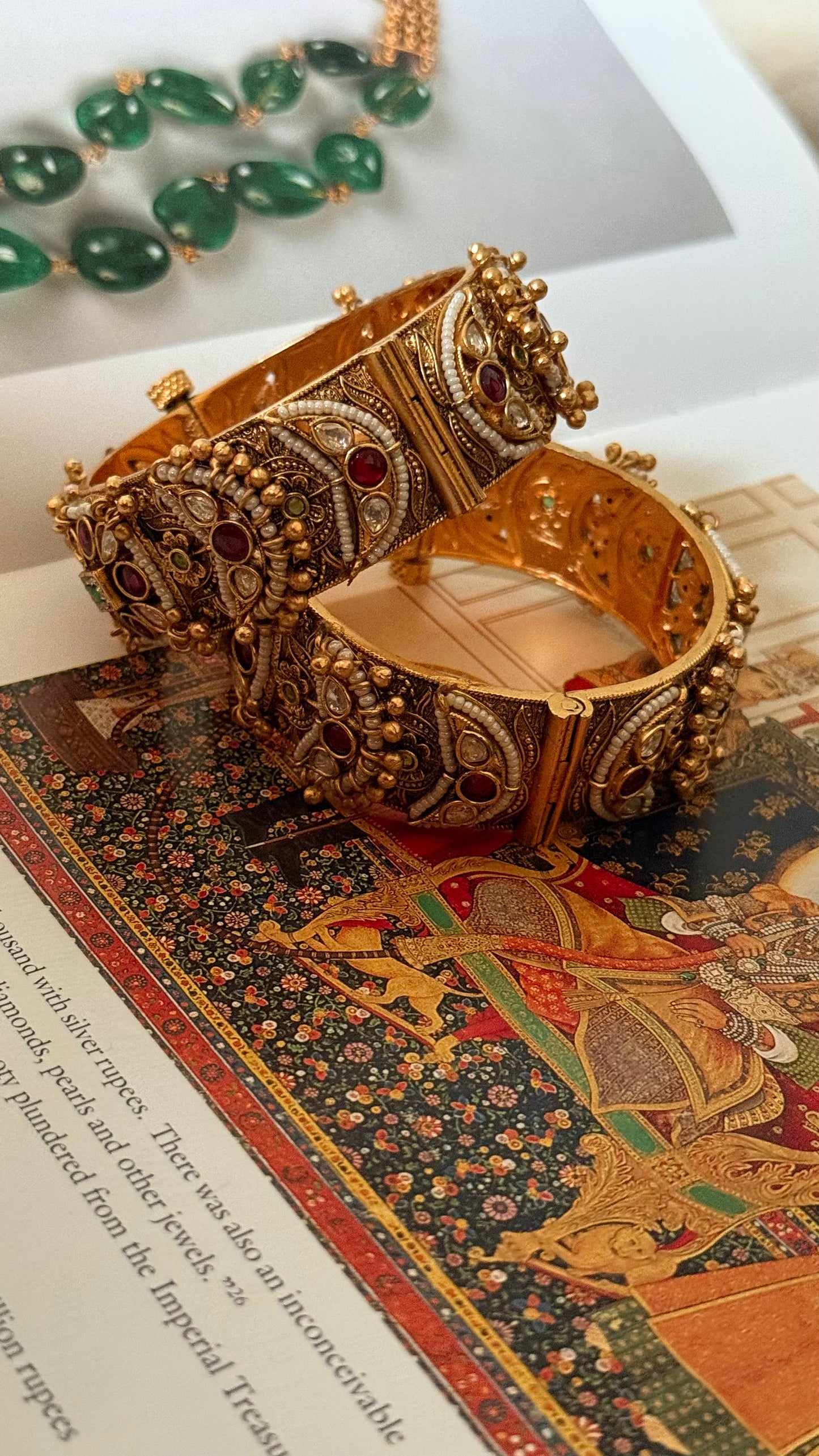 Rani pink & emerald rajwada openable bangle