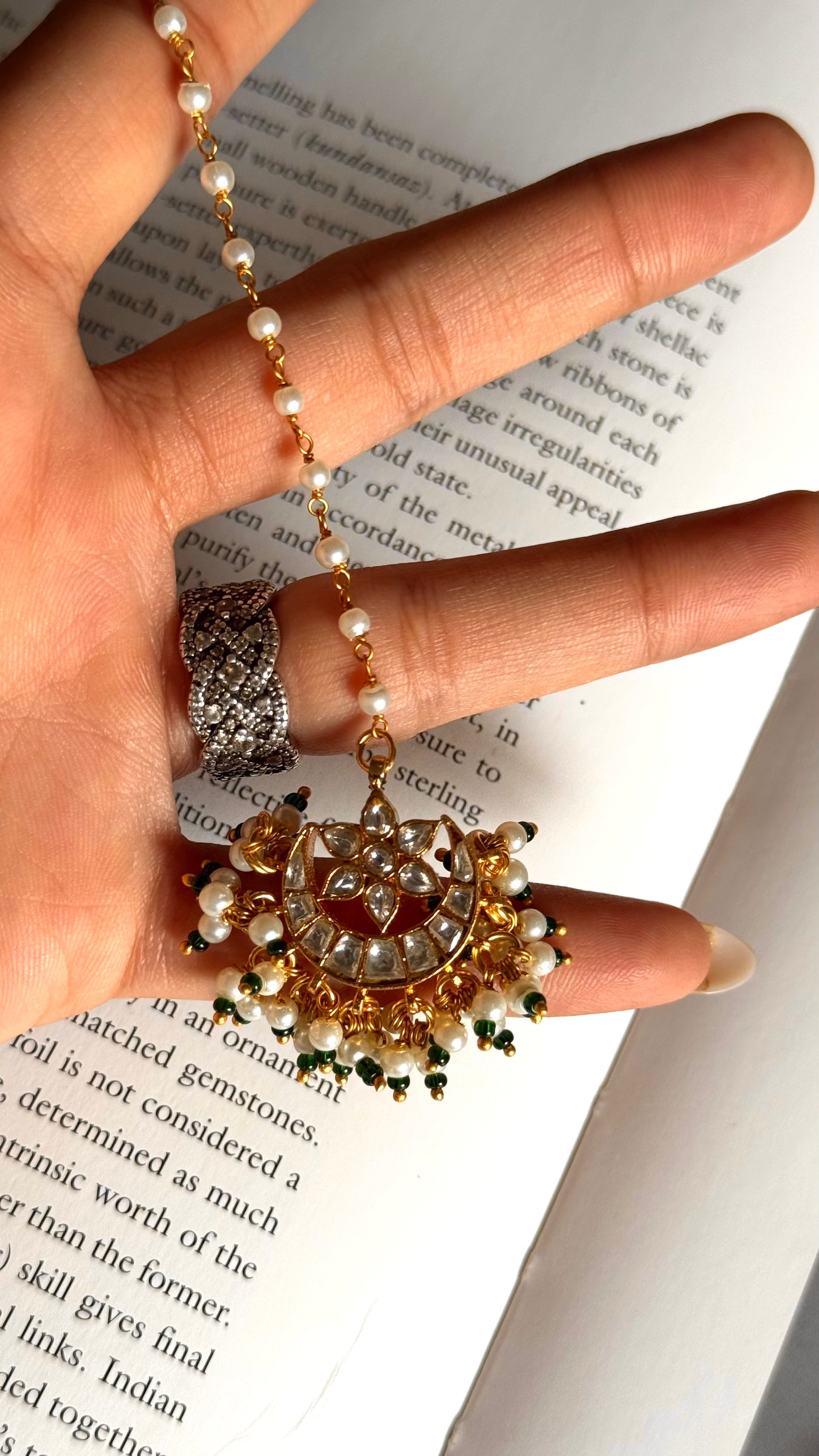 Paachi Heritage floral kundan maangtika