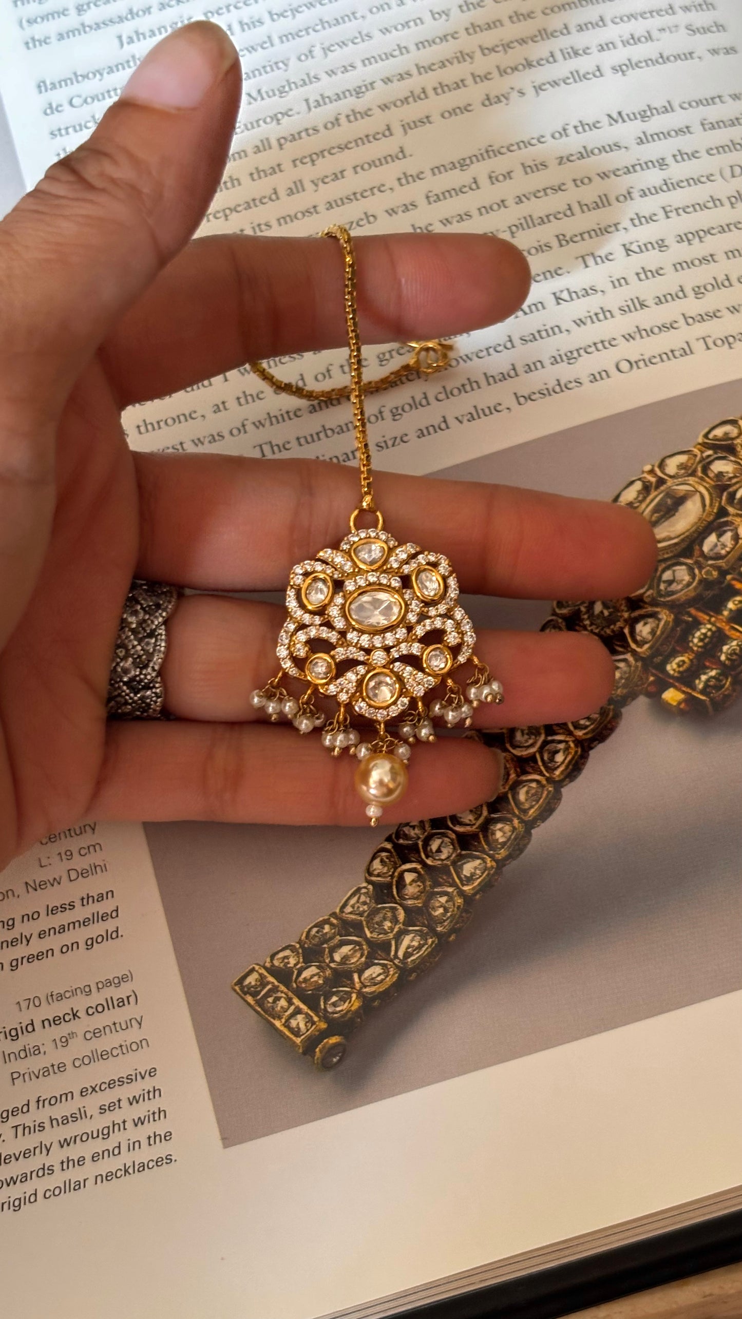 Polki maangtika with pearl detailing