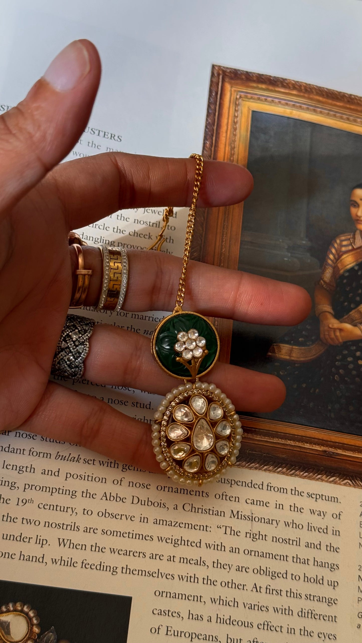 Emerald inlay maangtikka