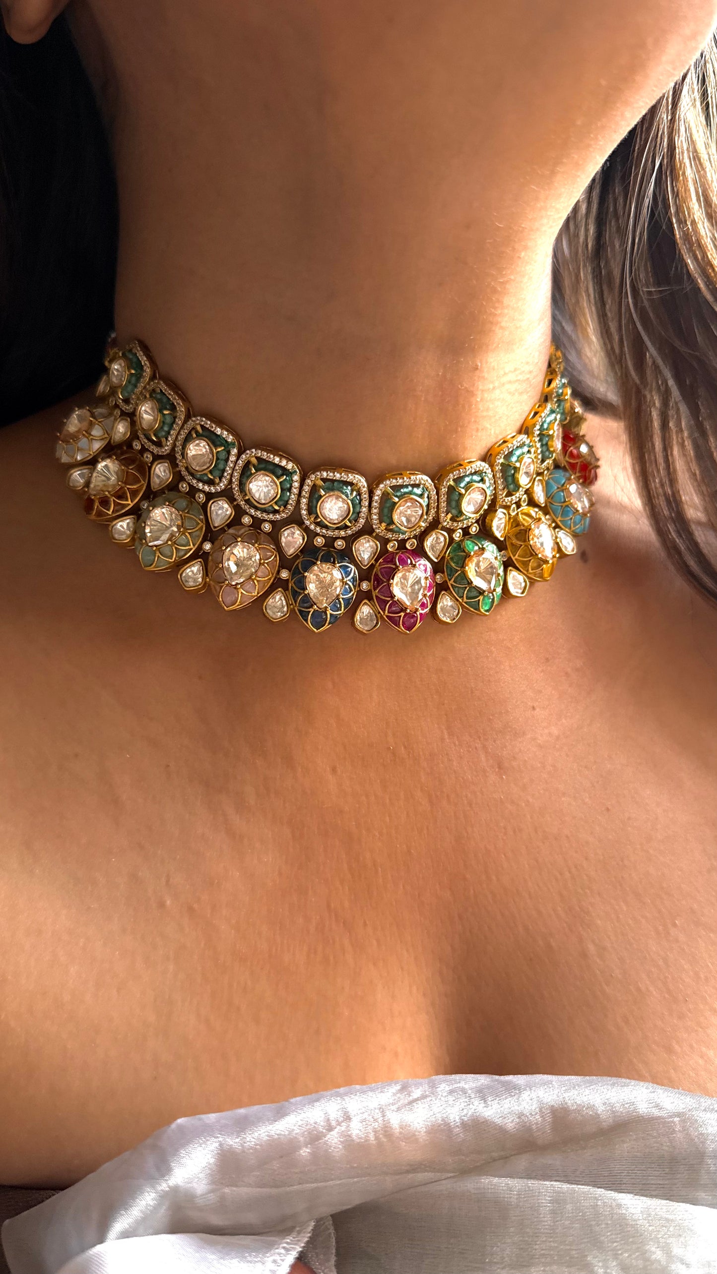 Munlticoloured Lv shade Polki Choker Necklace