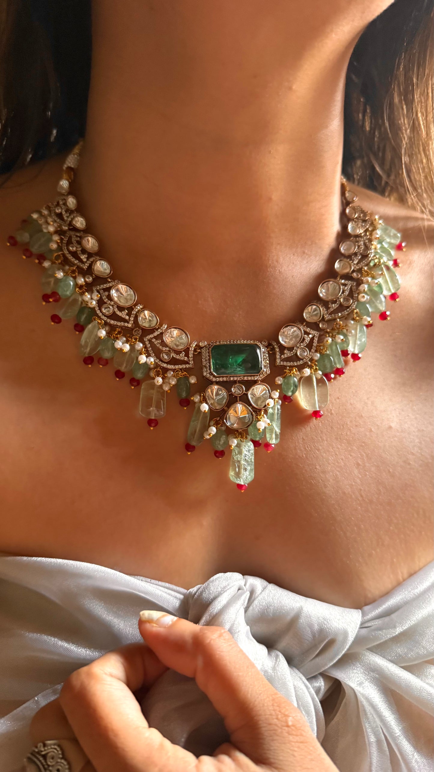 Emerald doublet moissanite polki with mint drop collar set