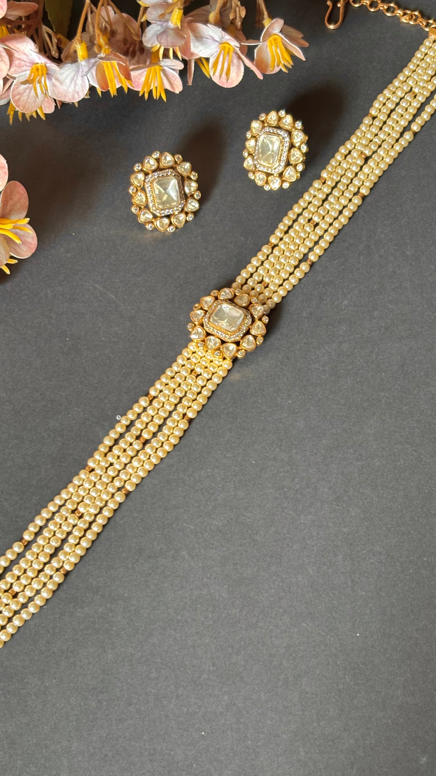 Lv peeli polki pearl choker Necklace