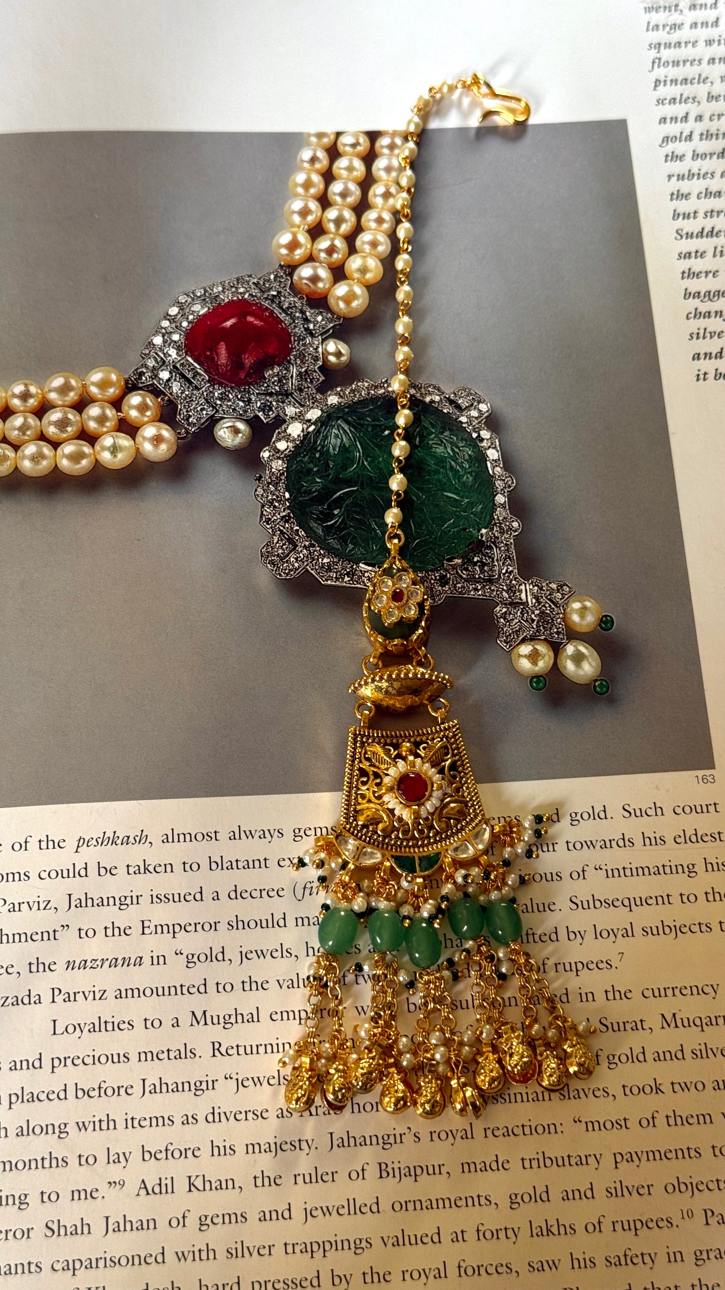 Ruby & emerald with gungroo drops rajwadi mangtika