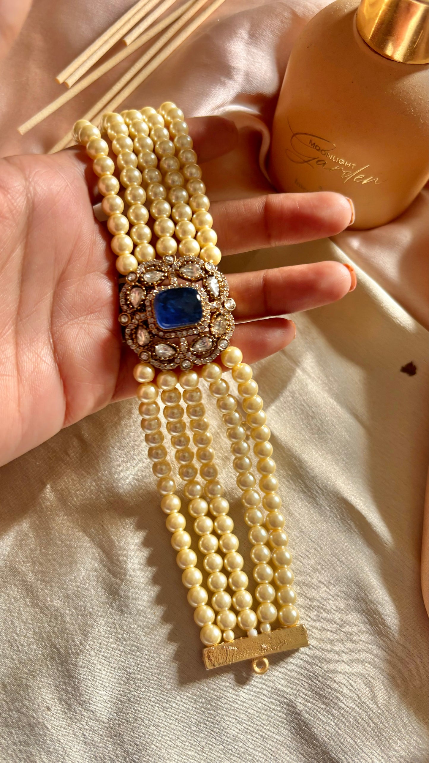 Heer Sapphire Victorian minimalist choker