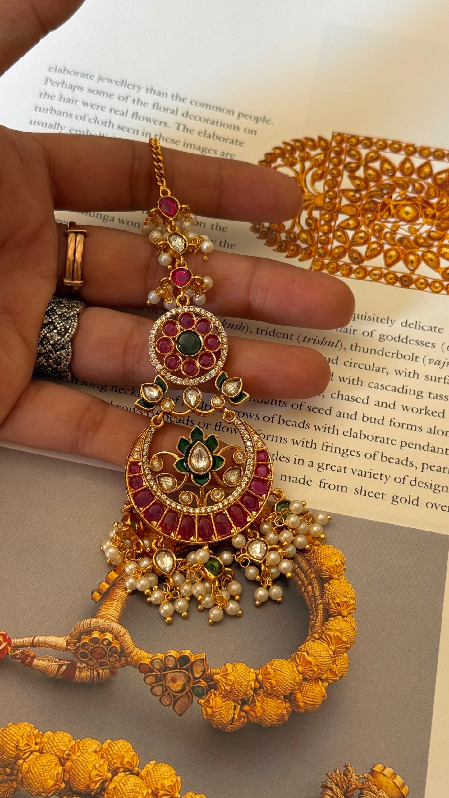 Paachi emerald & rani pink takkar work maangtika