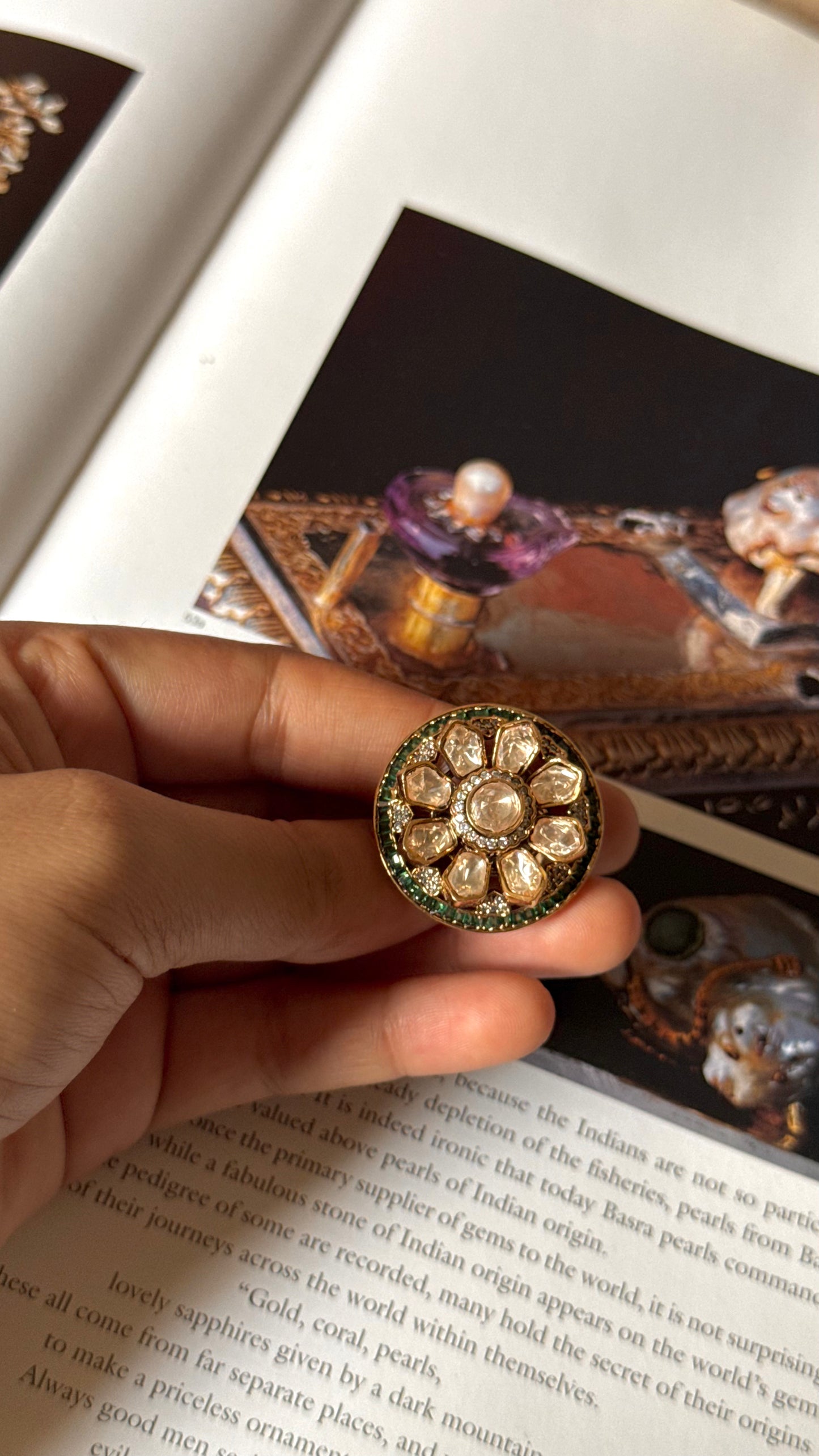 Uncut peeli polki emerald floral ring
