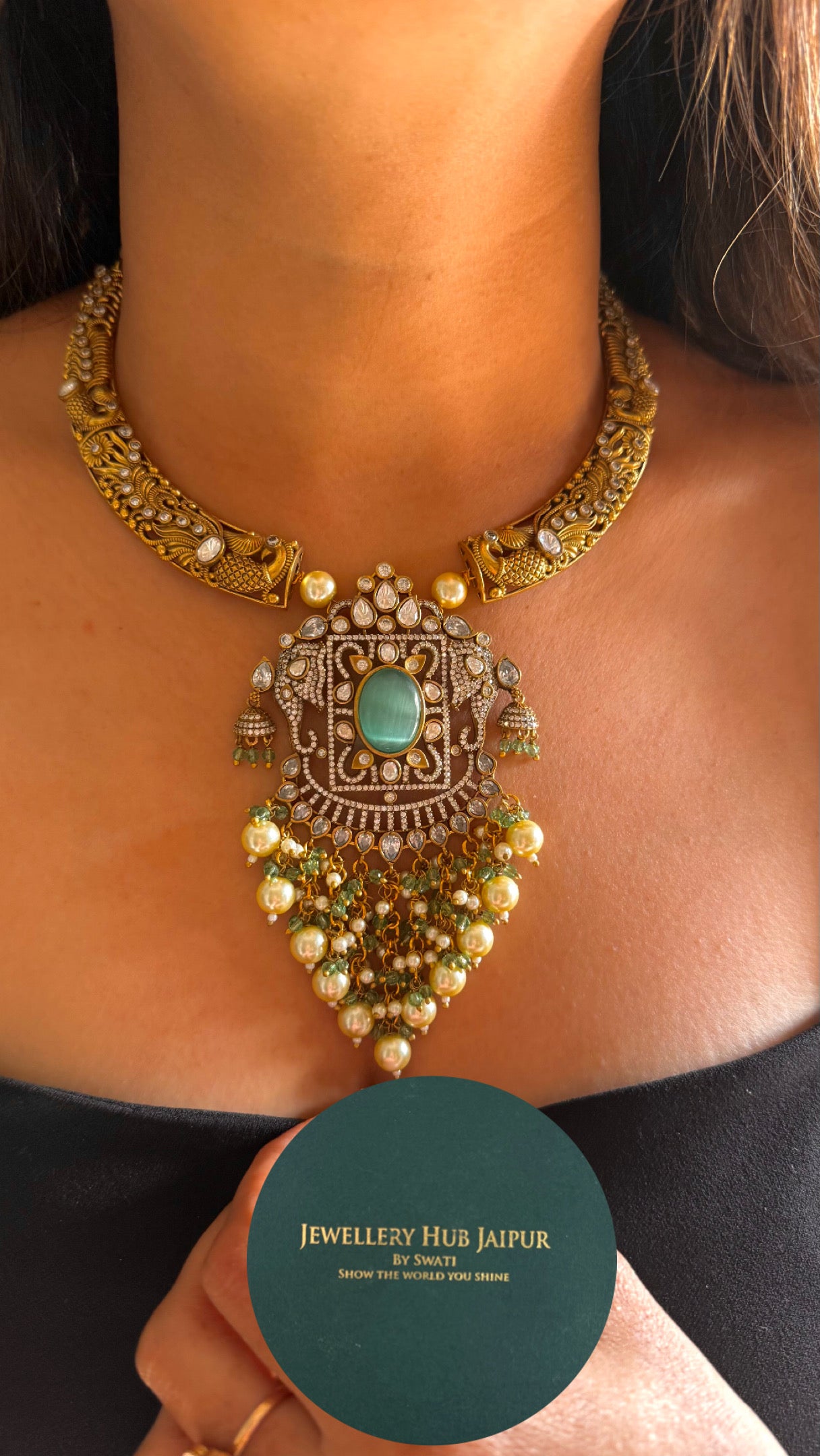 Mint hasli with pearl detailing