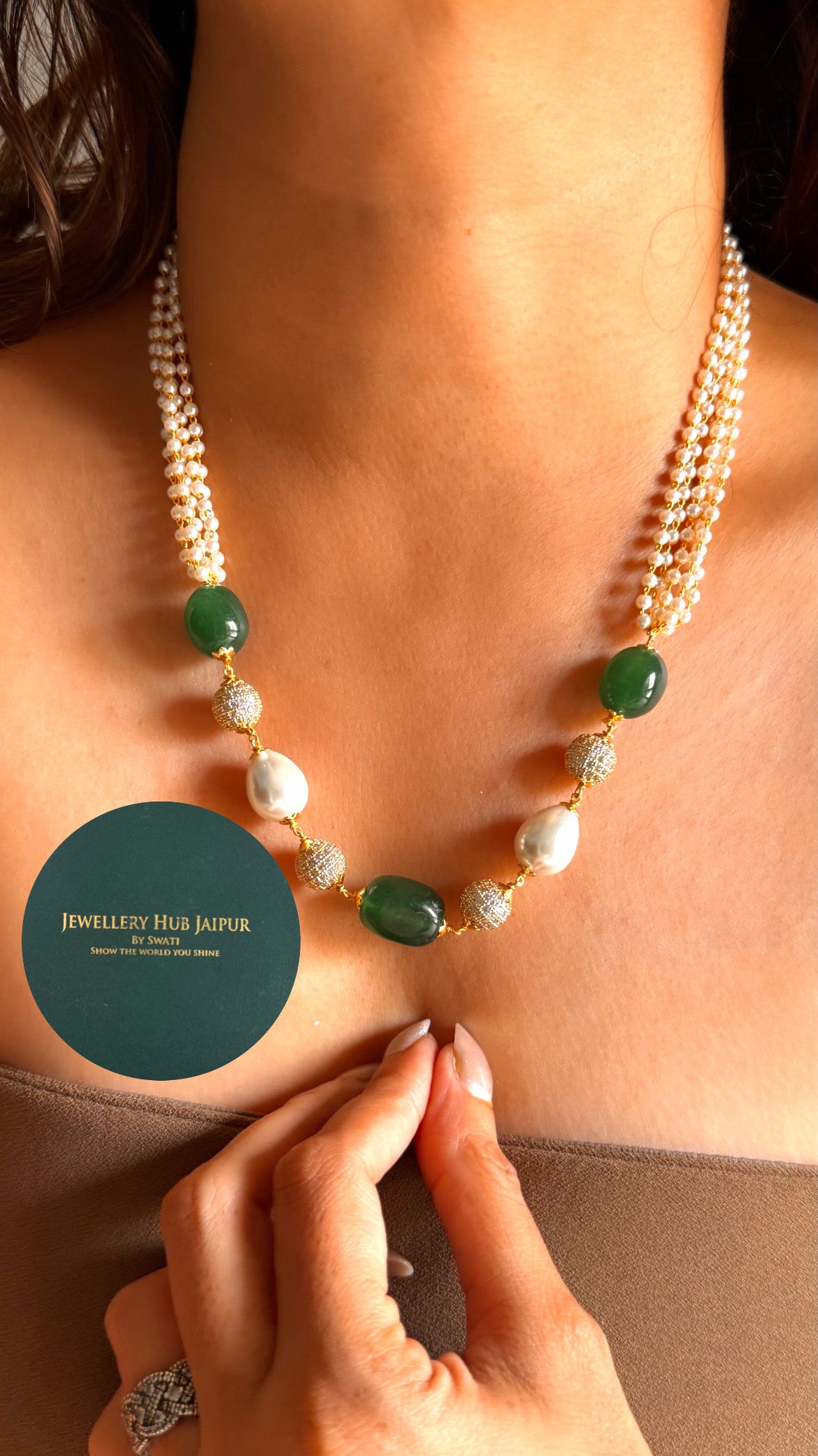 Emerald & off white pearl string