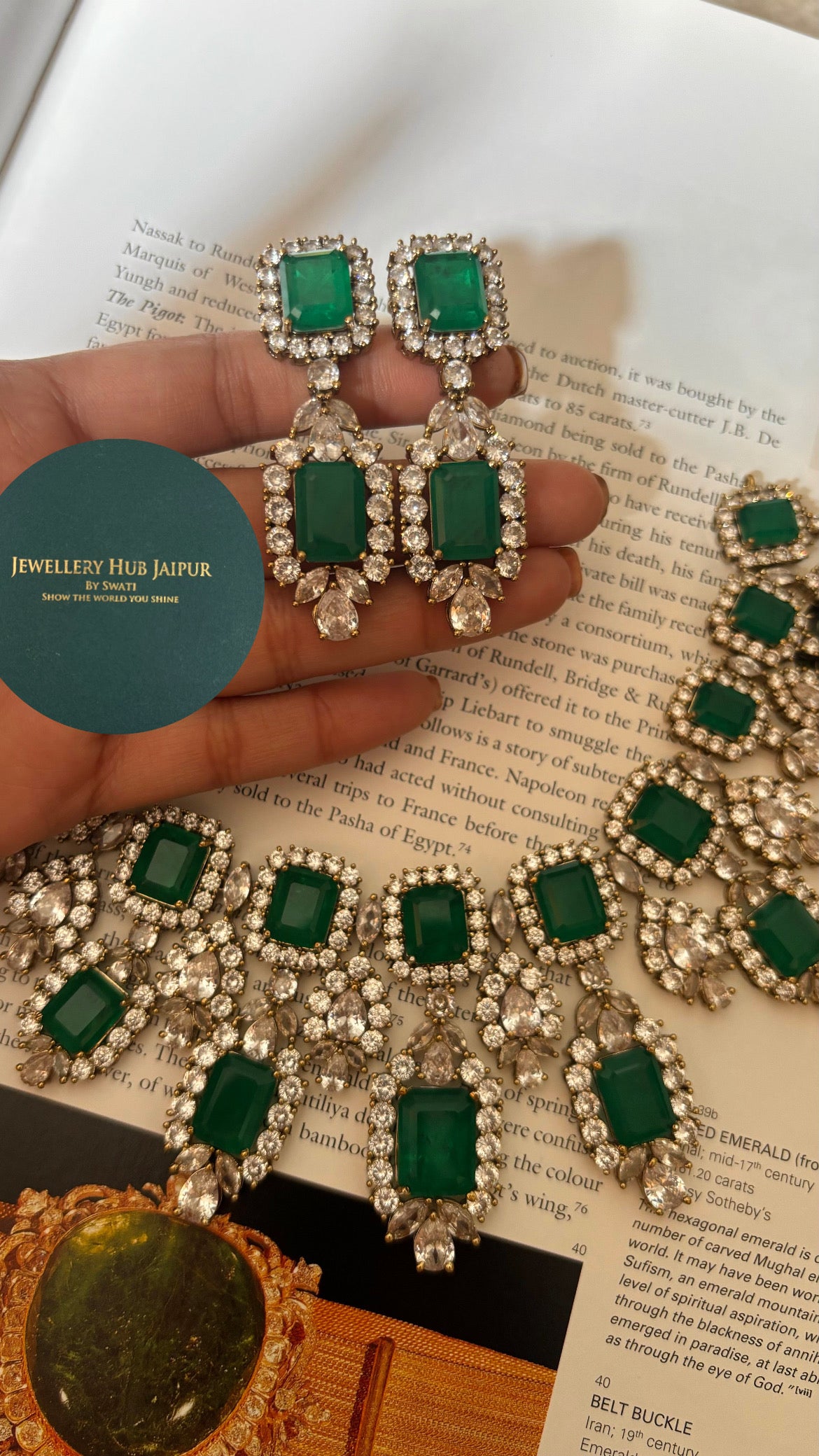 Emir Emerald diamond heritage collar necklace