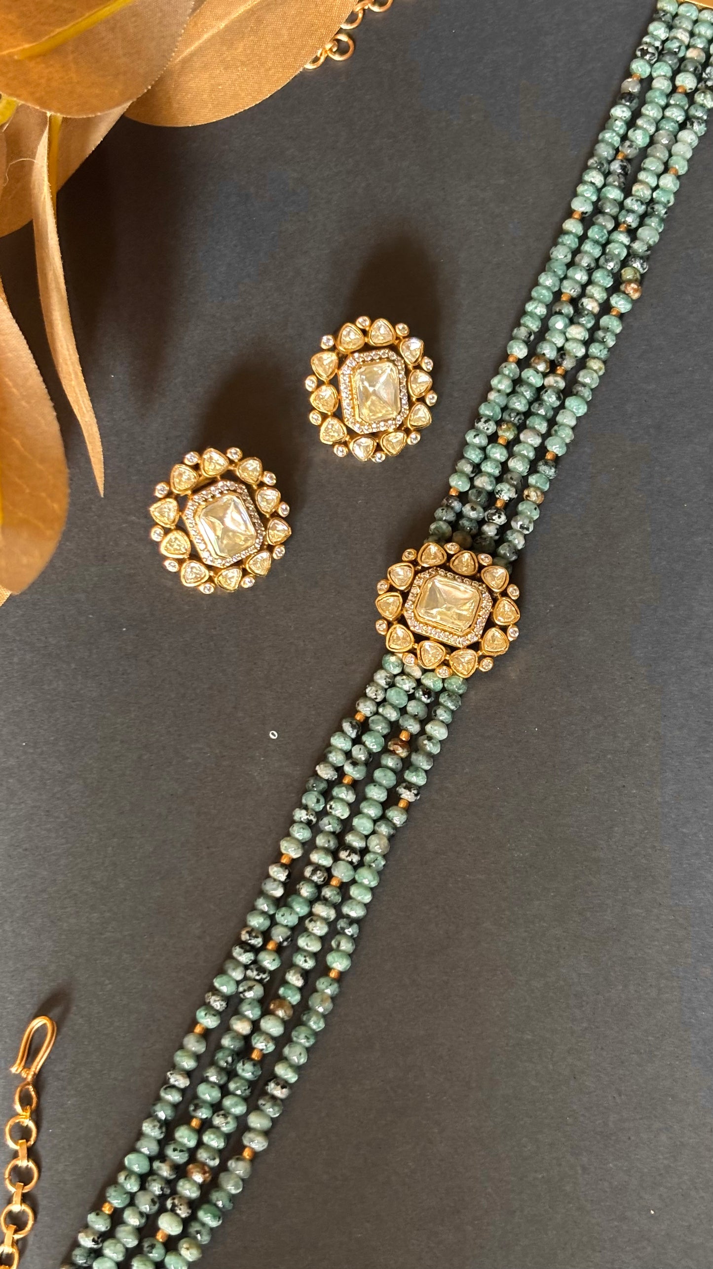 Lv peeli polki colourful pearl choker Necklace