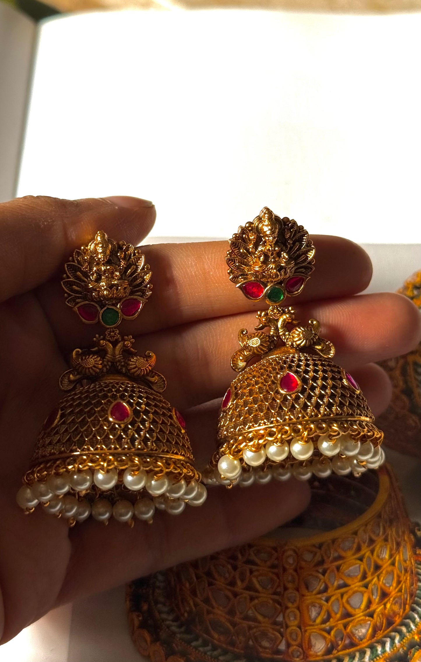 Gold rajwada temple jhumka