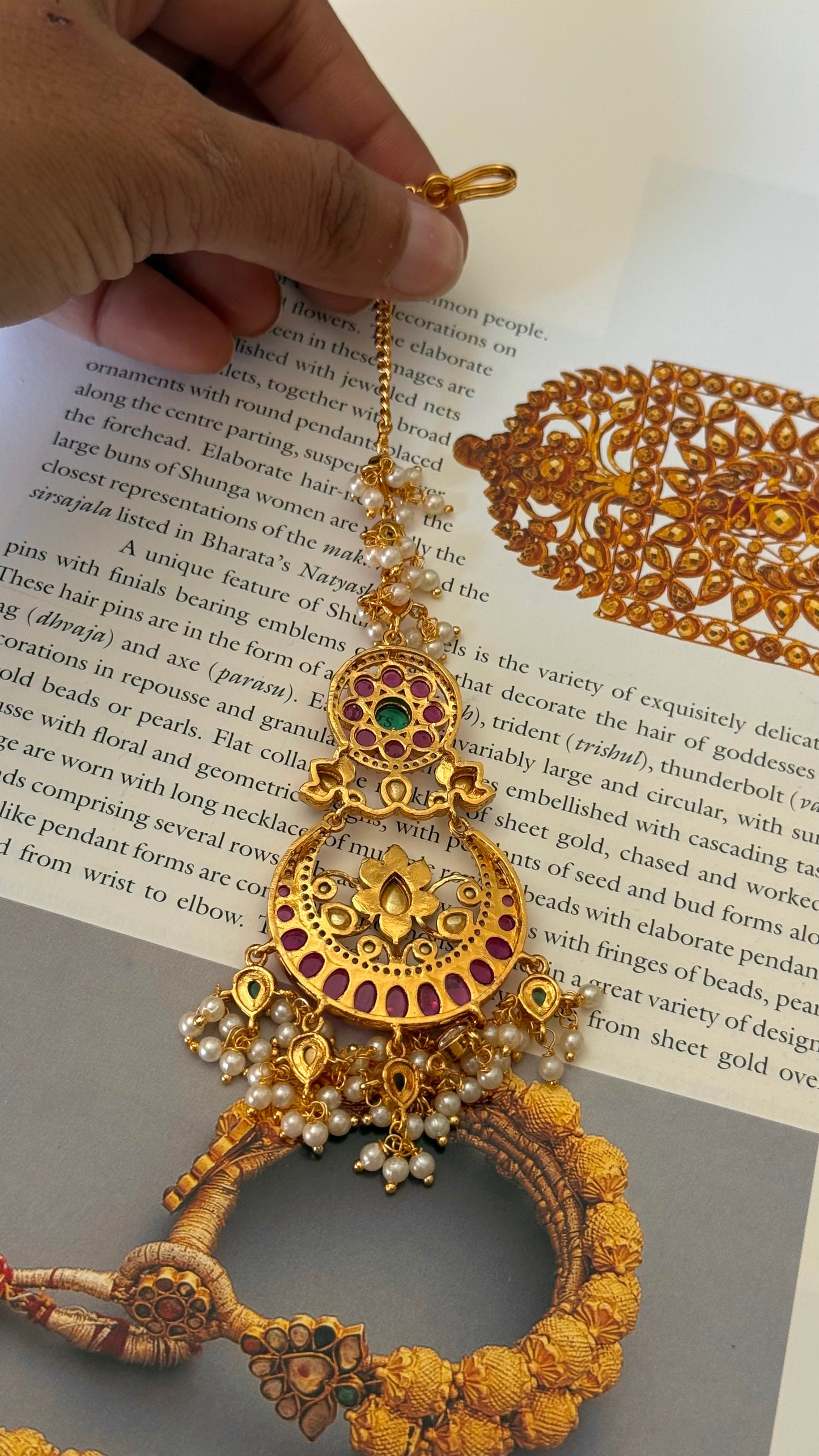 Paachi emerald & rani pink takkar work maangtika