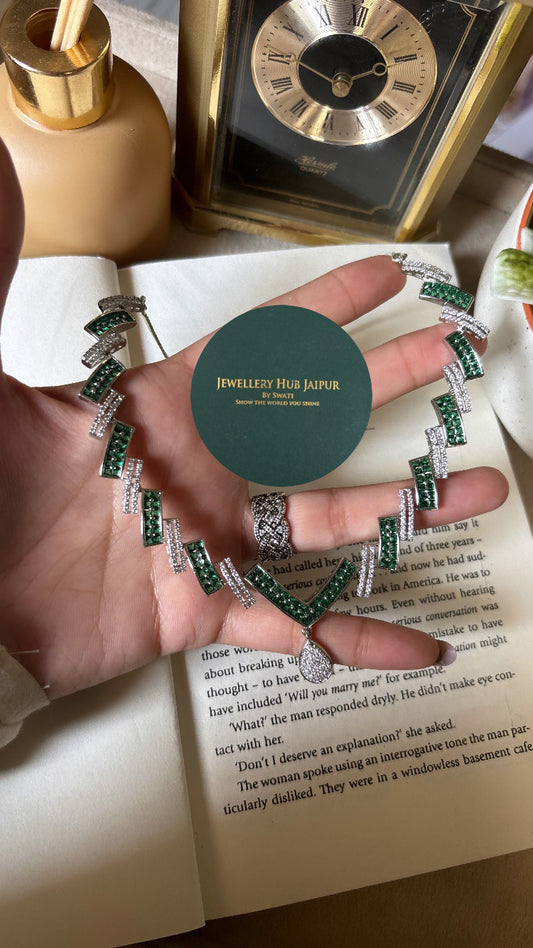 Emerald cocktail diamond necklace set