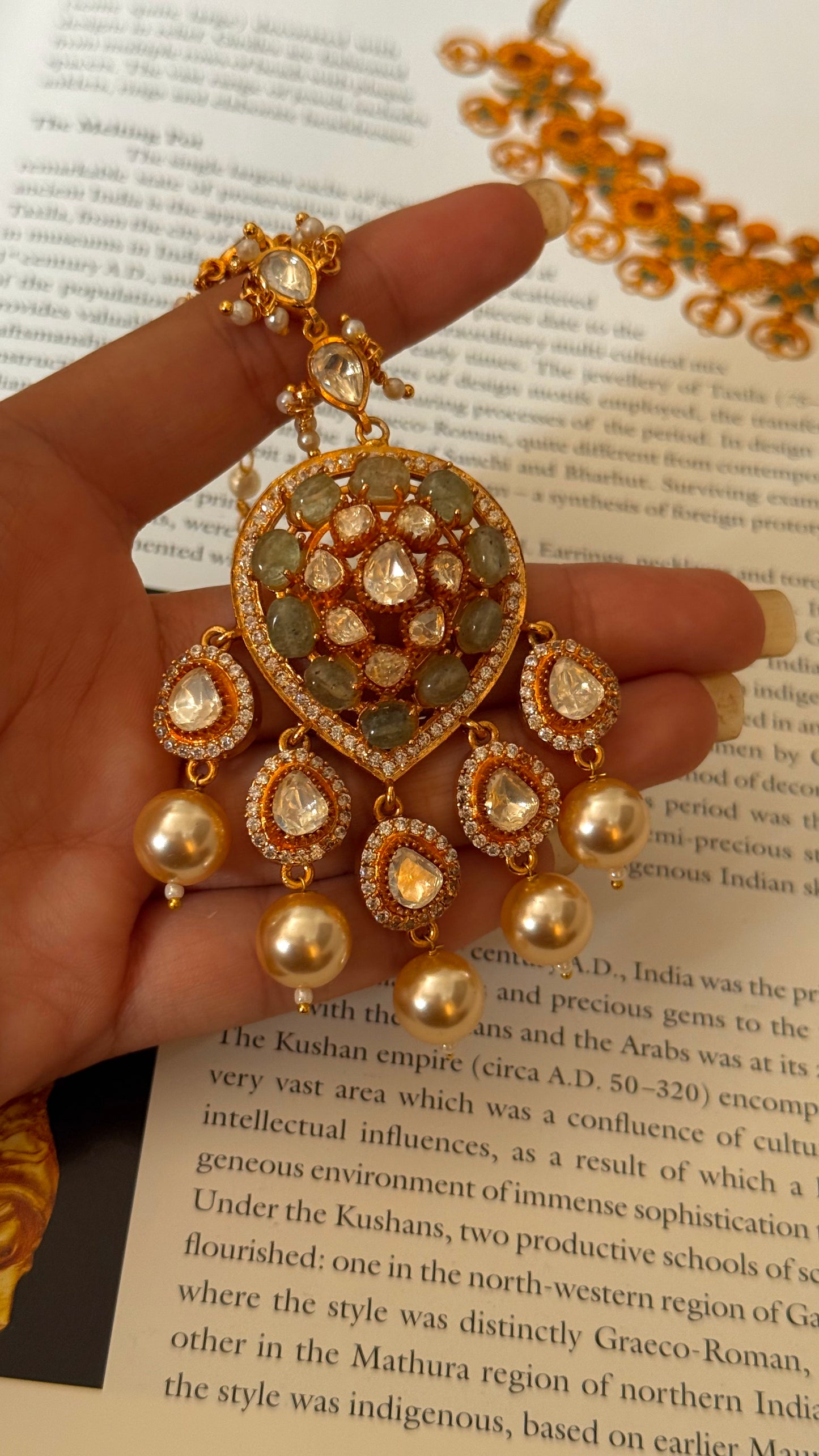 Real moissanite panna maangtika