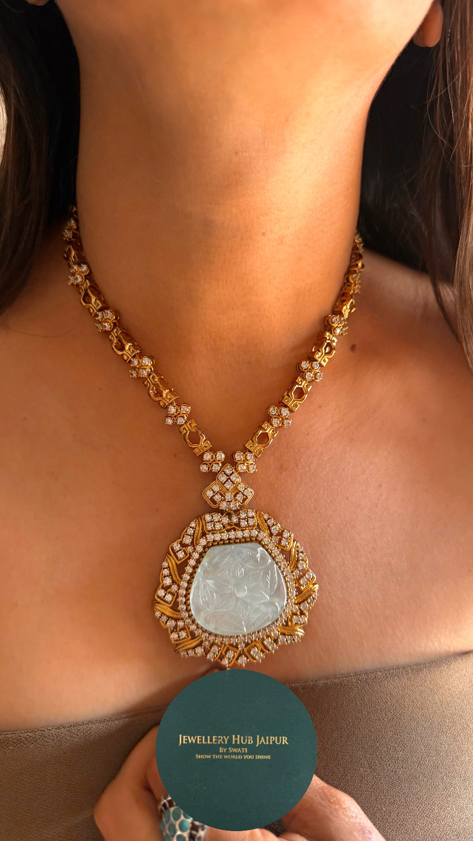 Necklace white carving stone set