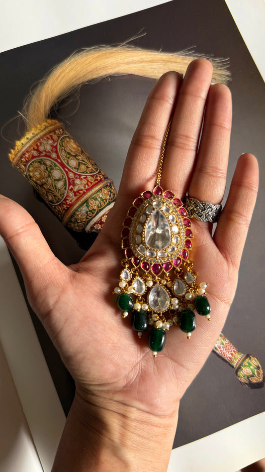 Rani pink & emerald maangtika
